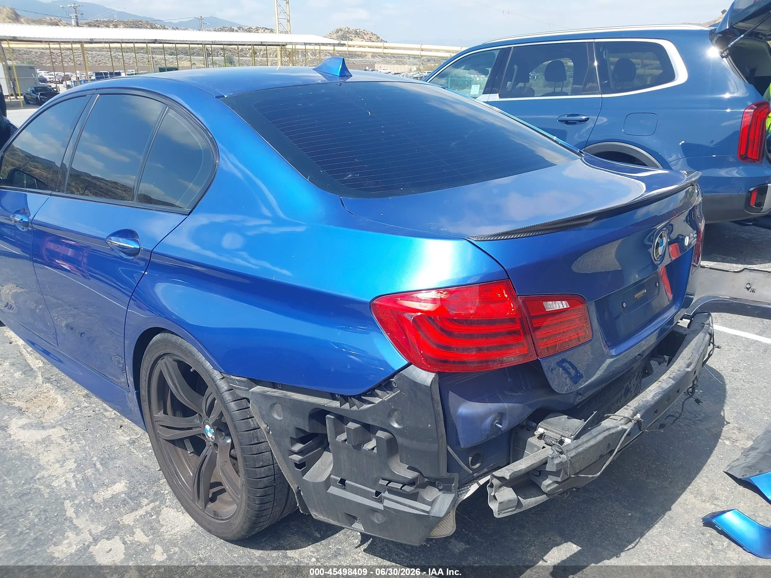 2015 Bmw M5   Blue vin: WBSFV9C54FD594657
