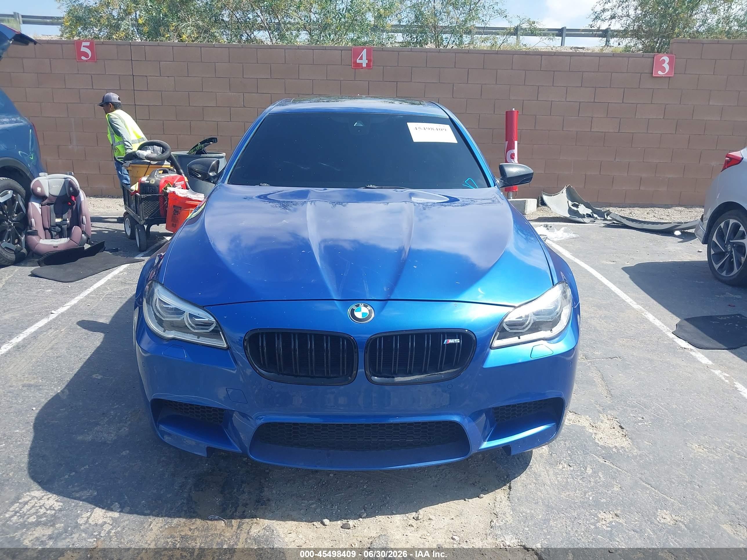 2015 Bmw M5   Blue vin: WBSFV9C54FD594657