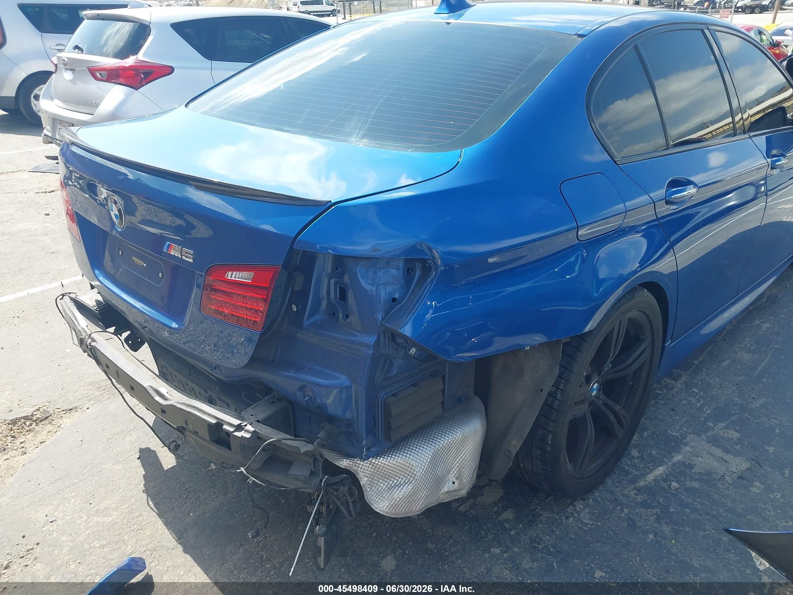 2015 Bmw M5   Blue vin: WBSFV9C54FD594657