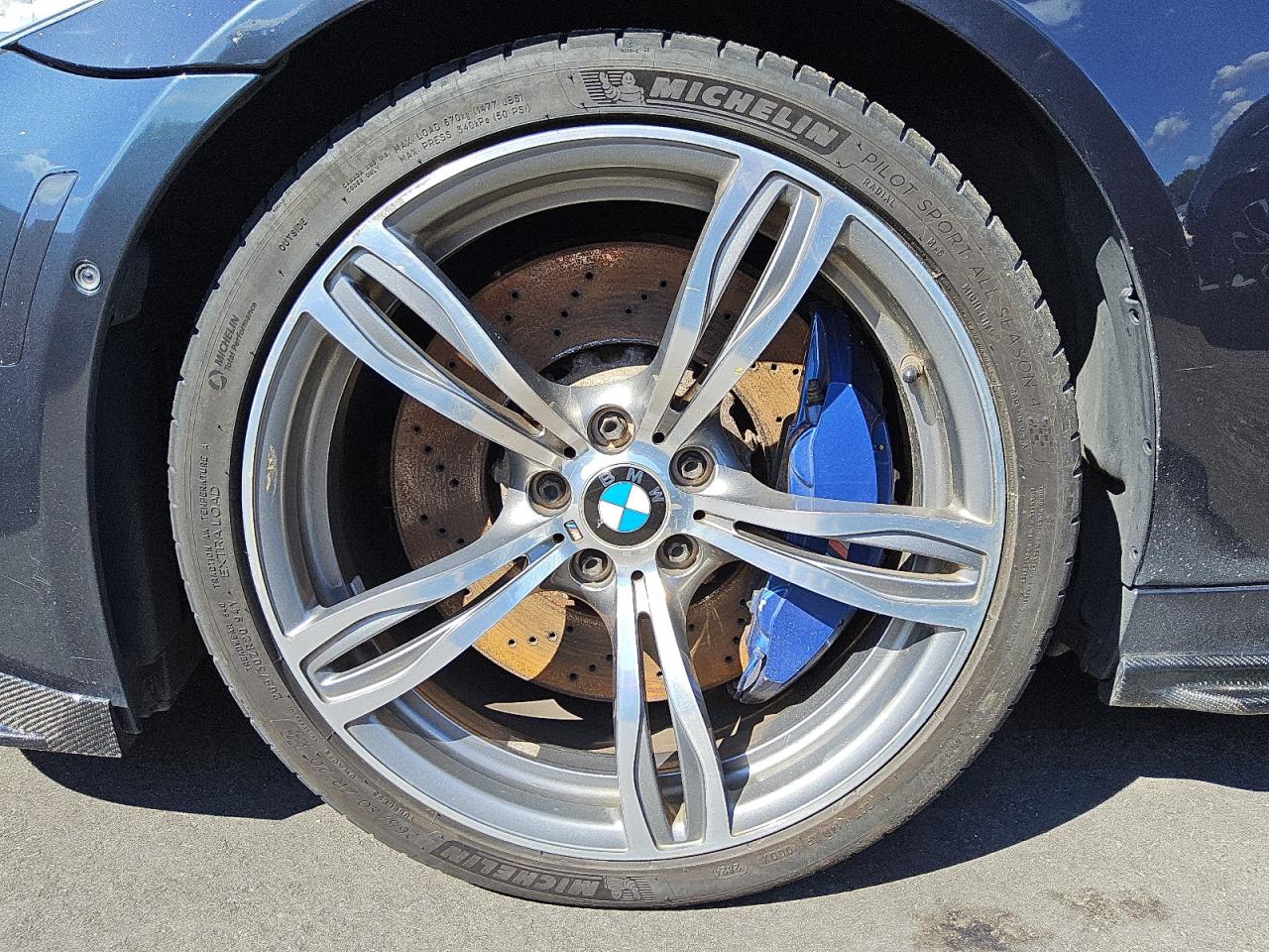 2013 Bmw M5 Gray vin: WBSFV9C55DC773731 Damage: Left Front Wheel, Curb Rash, 5 To 6 Inches