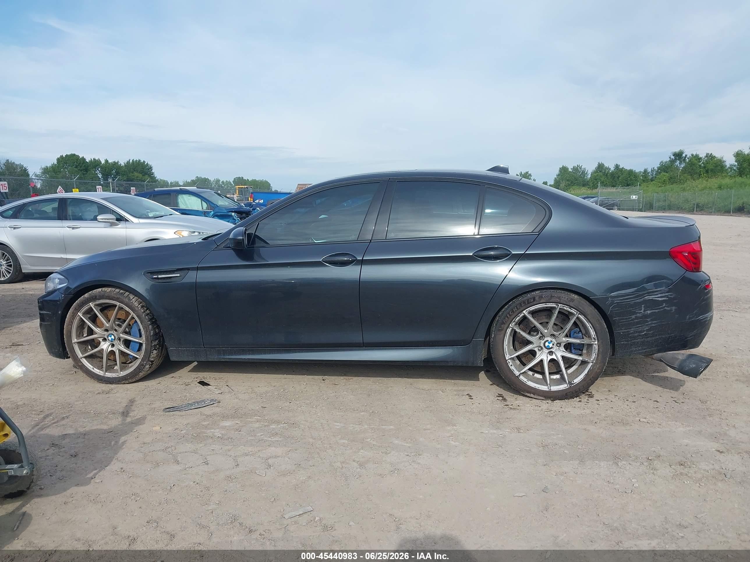 2013 Bmw M5 Gray vin: WBSFV9C56DC773964