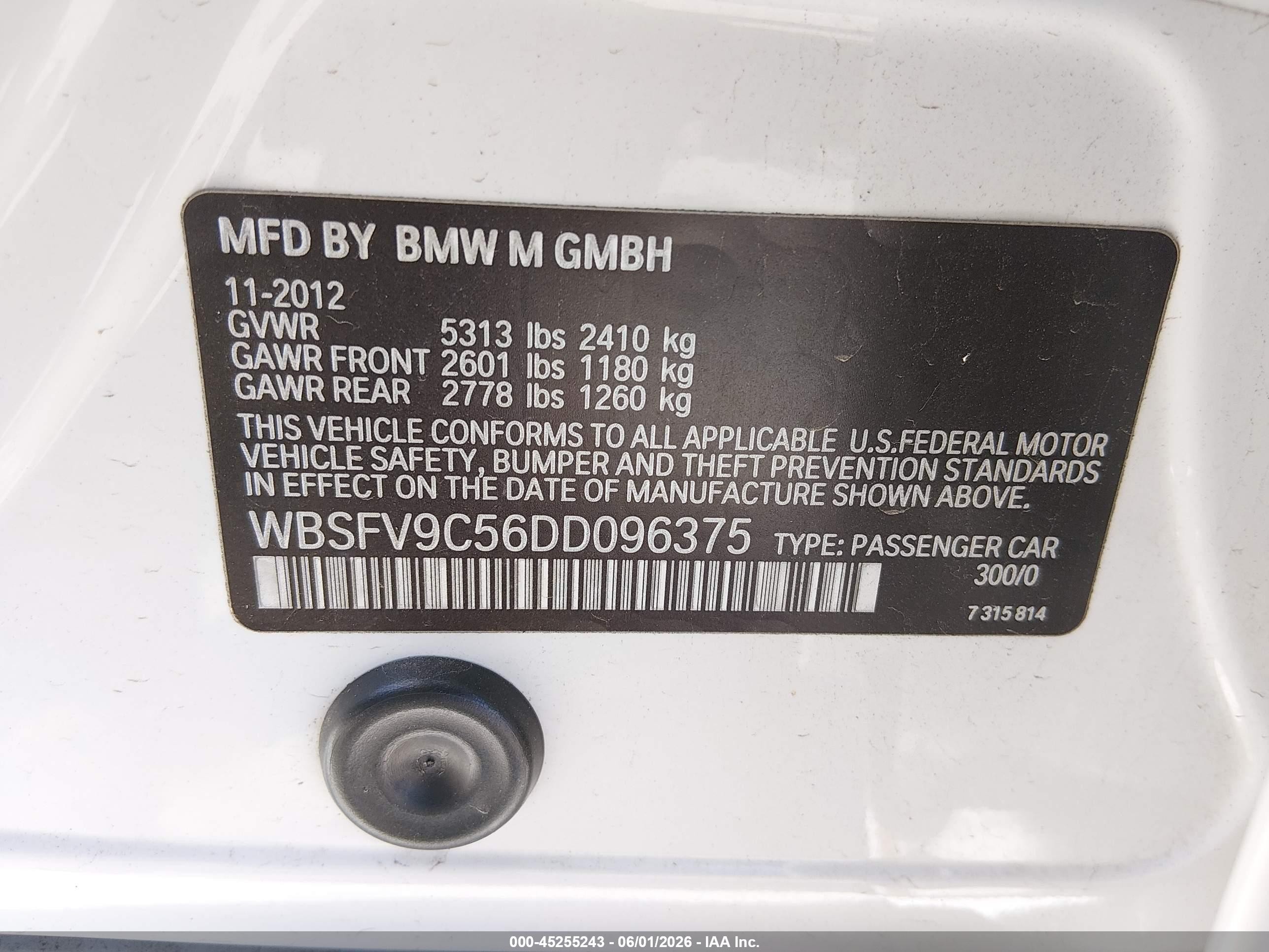2013 Bmw M5   White vin: WBSFV9C56DD096375