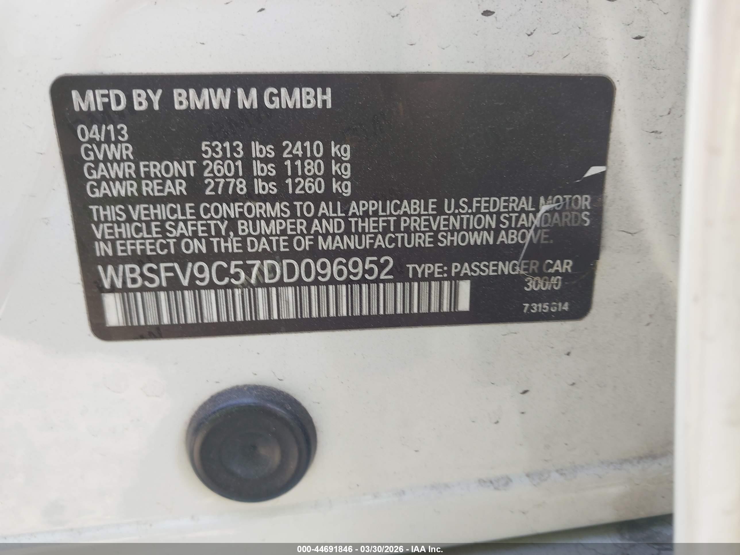 2013 Bmw M5   White vin: WBSFV9C57DD096952