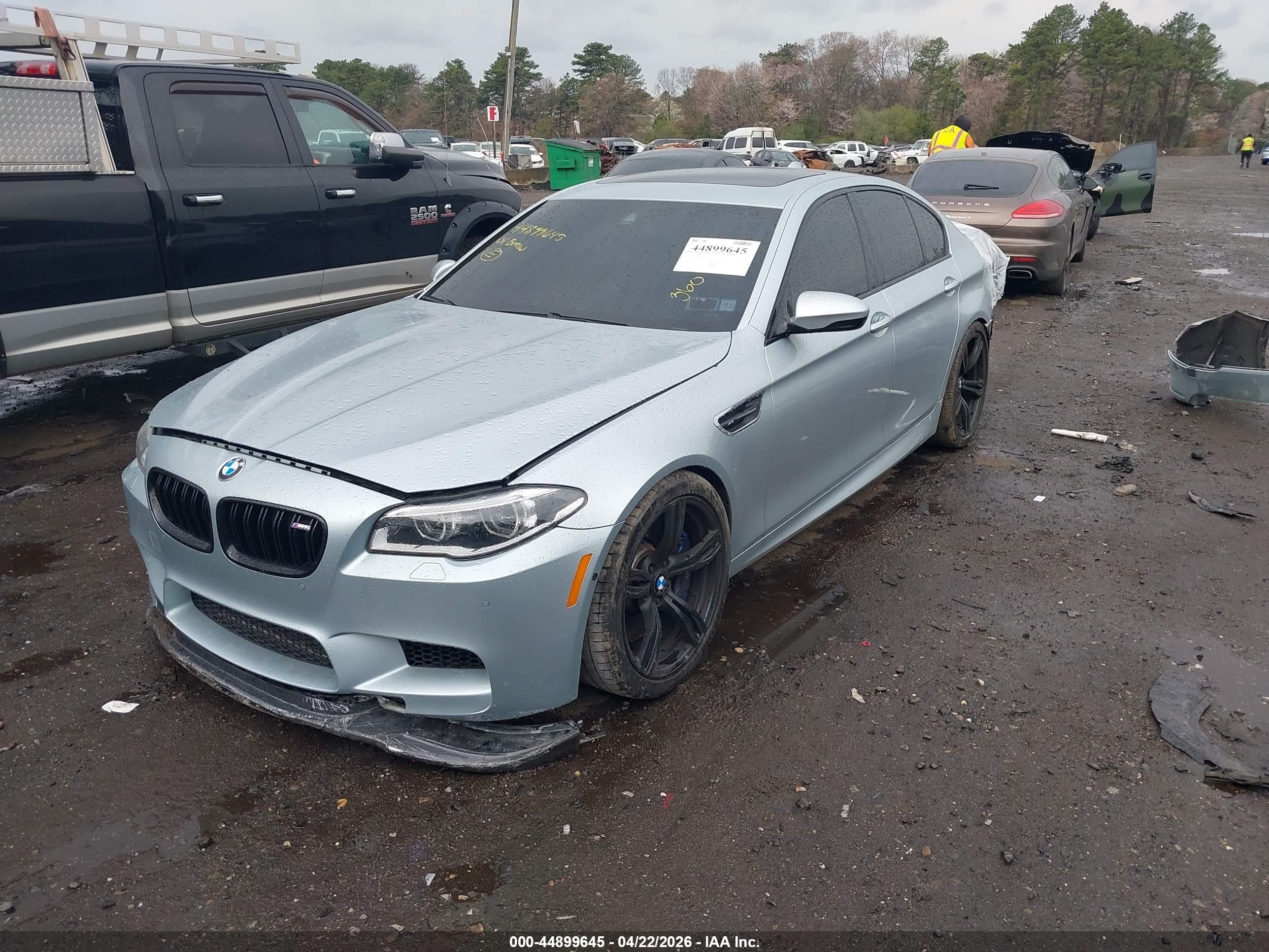 2015 Bmw M5   Blue vin: WBSFV9C57FD594684