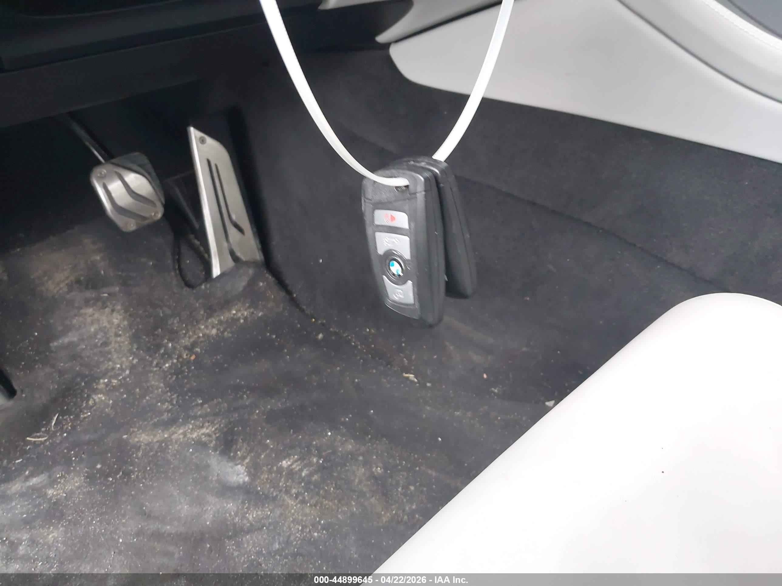 2015 Bmw M5   Blue vin: WBSFV9C57FD594684