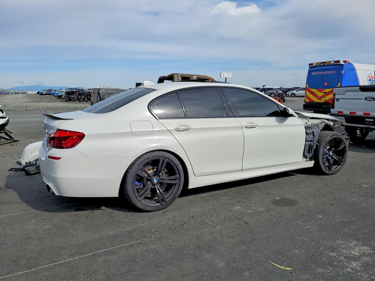 2013 Bmw Motorrad M5 White vin: WBSFV9C58DC773304