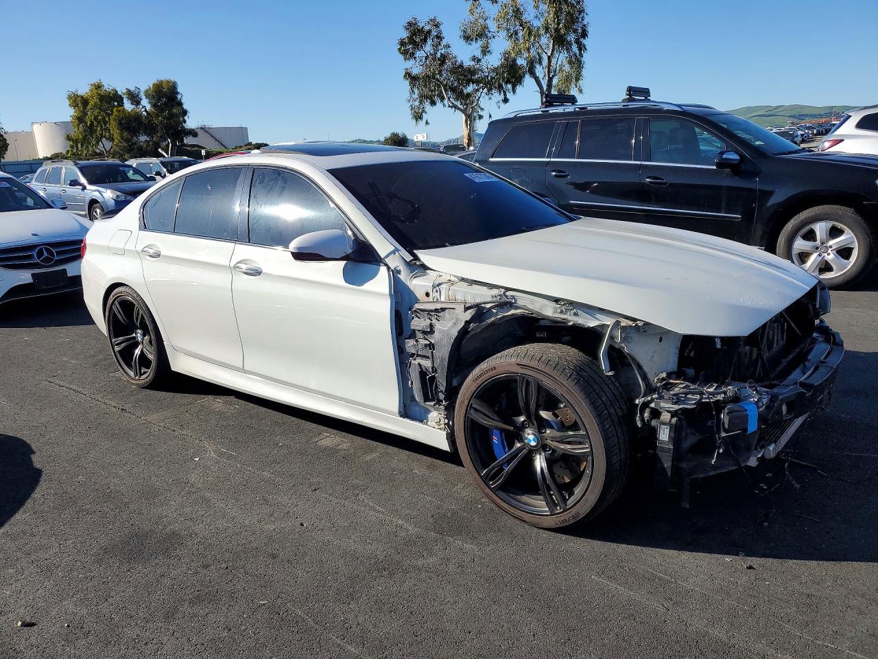 2013 Bmw M5 Белый vin: WBSFV9C58DC773304