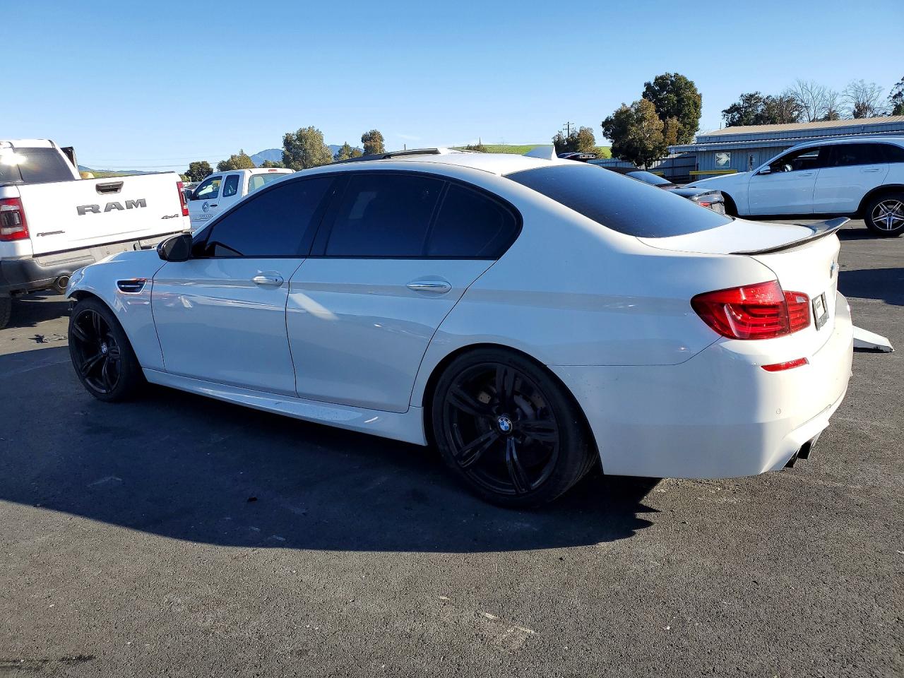2013 Bmw M5 Белый vin: WBSFV9C58DC773304