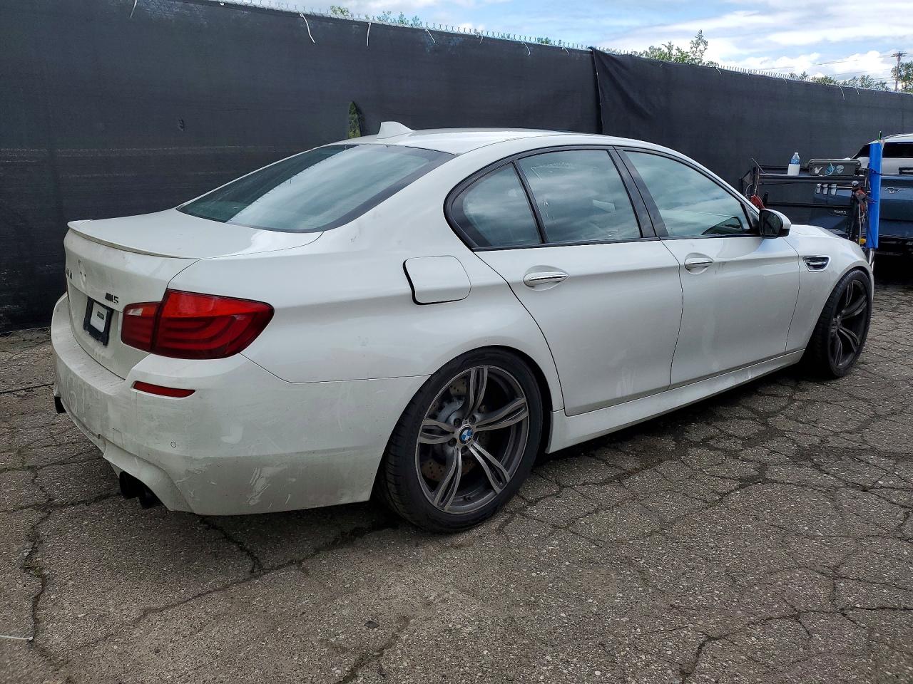 2013 Bmw M5 White vin: WBSFV9C58DC773514