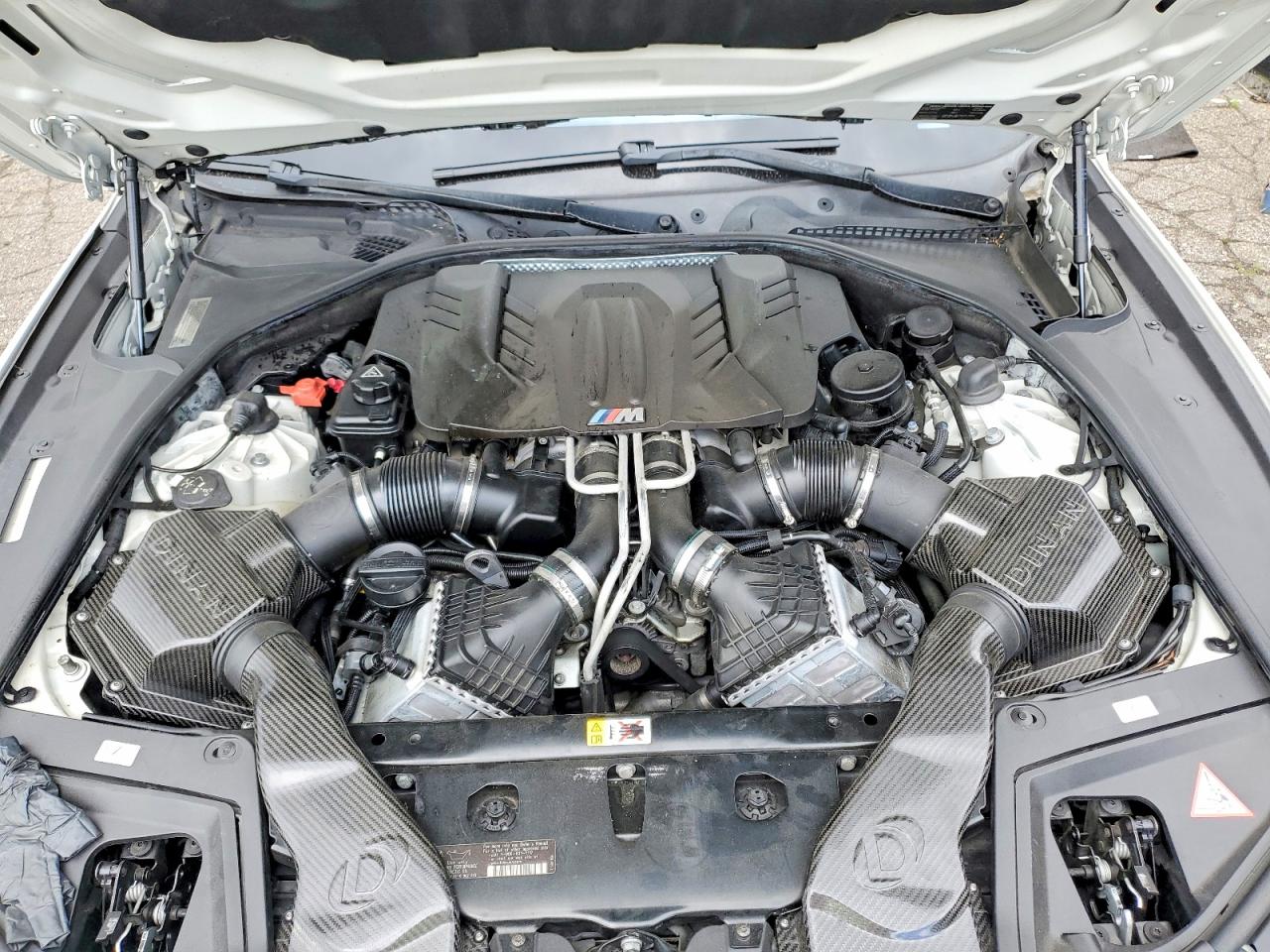 2013 Bmw M5 White vin: WBSFV9C58DC773514