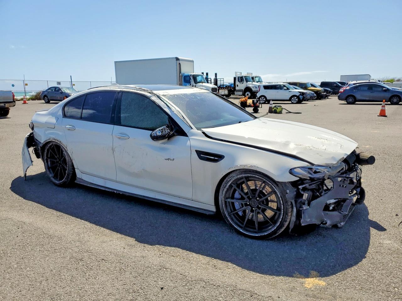 2013 Bmw Motorrad M5 White vin: WBSFV9C58DD096104