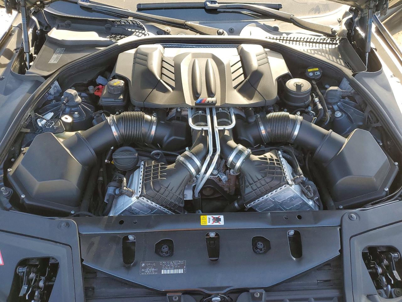 2015 Bmw Motorrad M5 Черный vin: WBSFV9C58FD595147