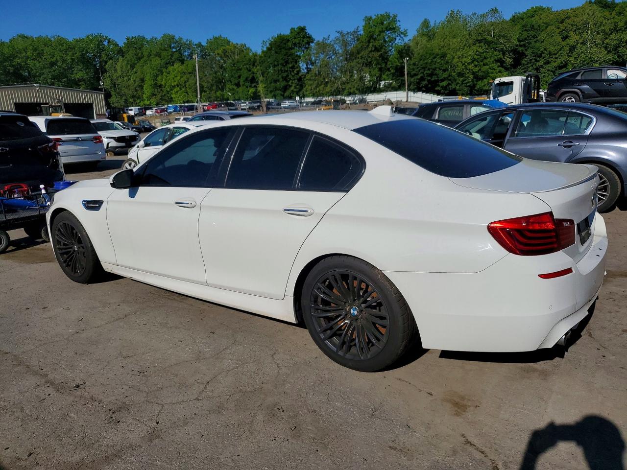 2014 Bmw M5 White vin: WBSFV9C59ED593292
