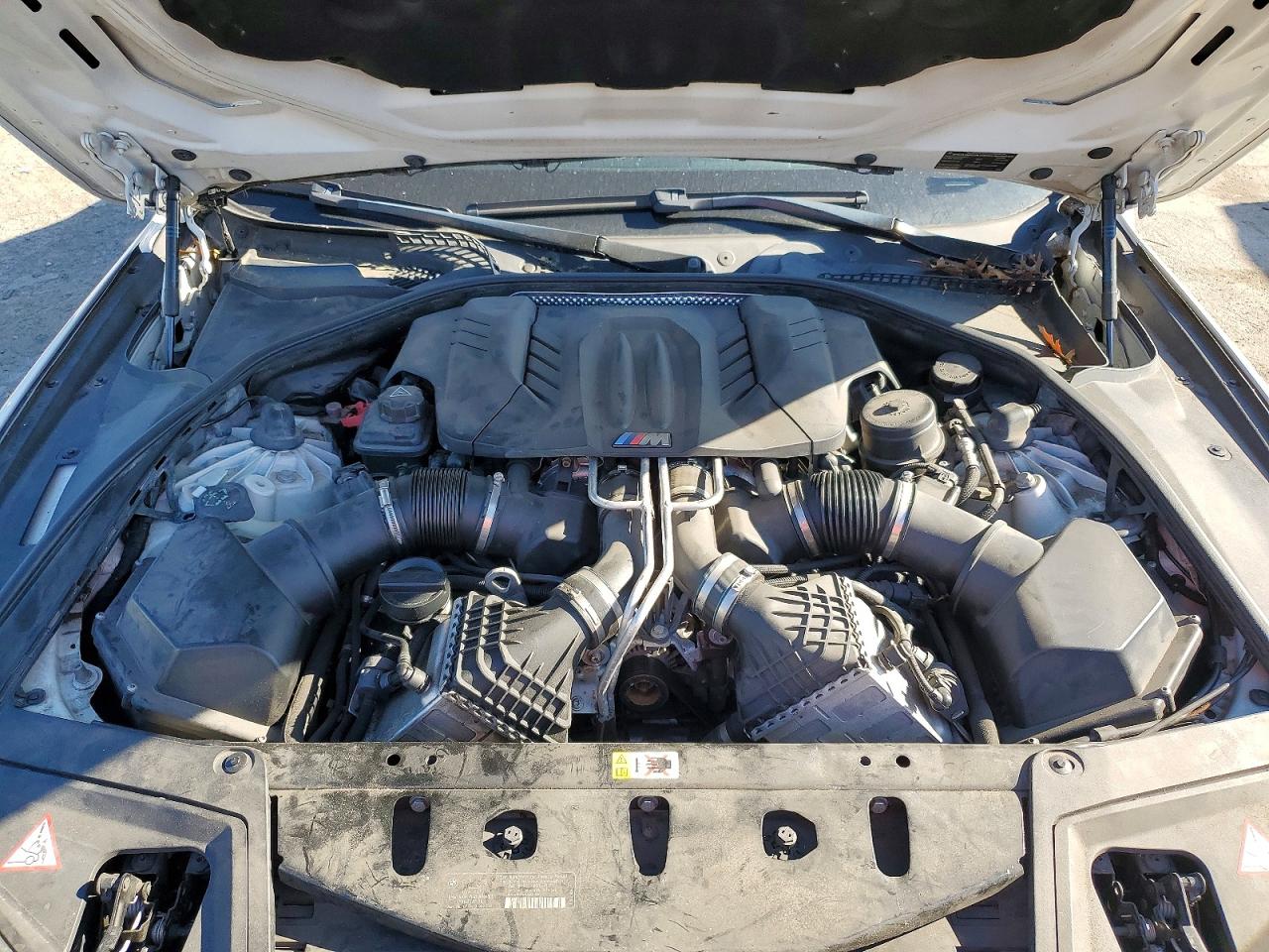 2014 Bmw M5 White vin: WBSFV9C59ED593292