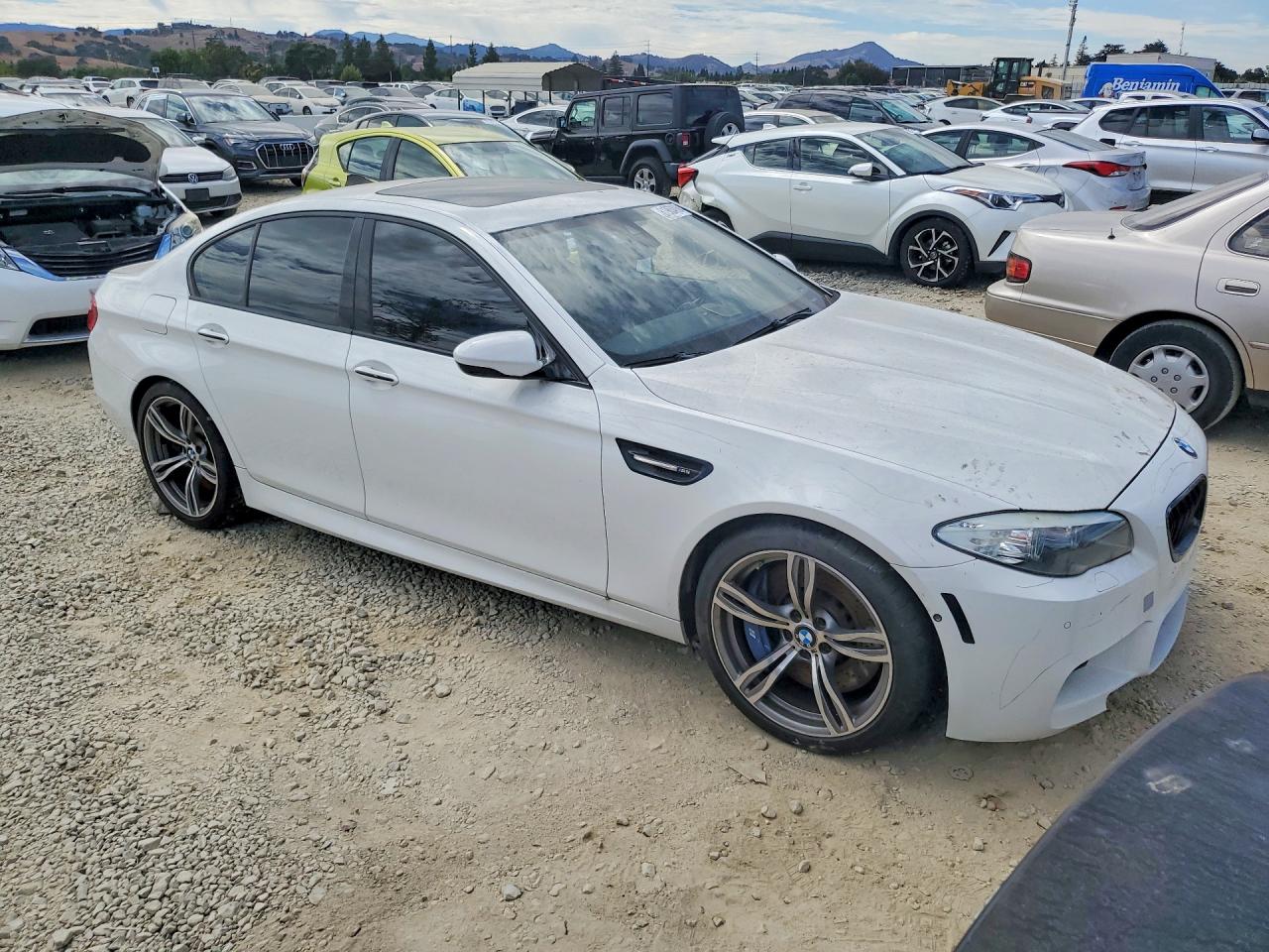 2013 Bmw M5 White vin: WBSFV9C5XDC774051