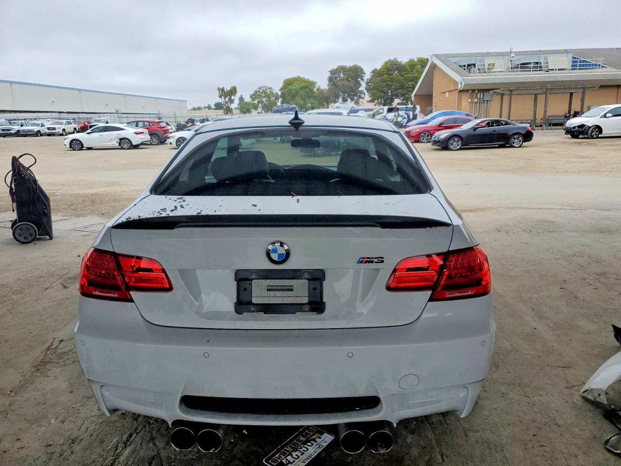 2011 Bmw M3 White vin: WBSKG9C51BE367746