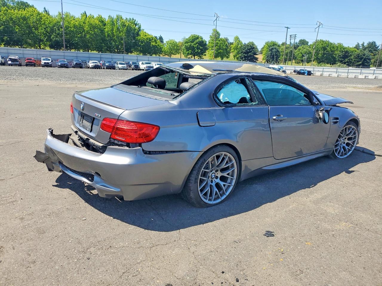 2011 Bmw M3 Silver vin: WBSKG9C56BE645279