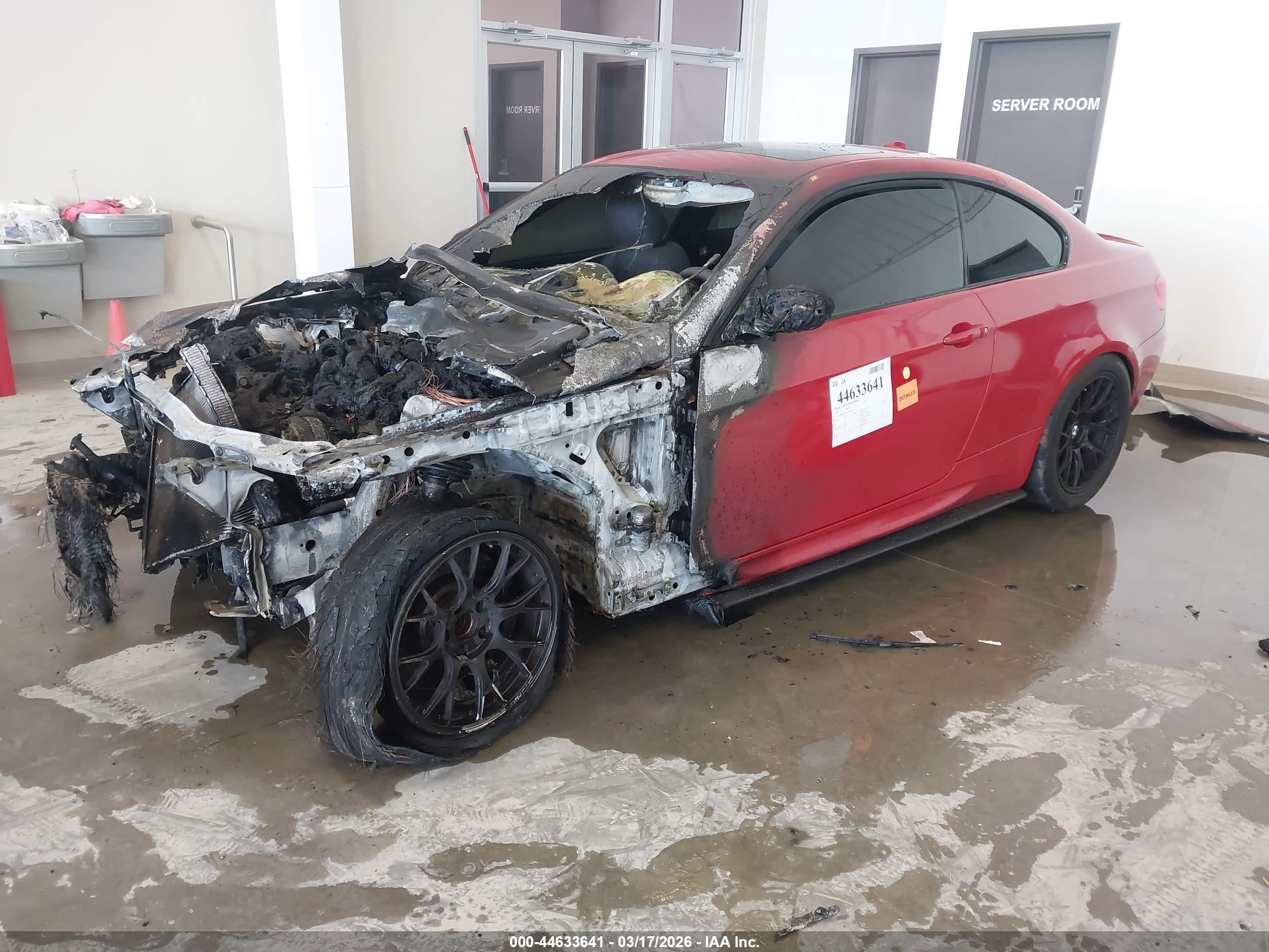 2011 Bmw M3   Красный vin: WBSKG9C58BE645803