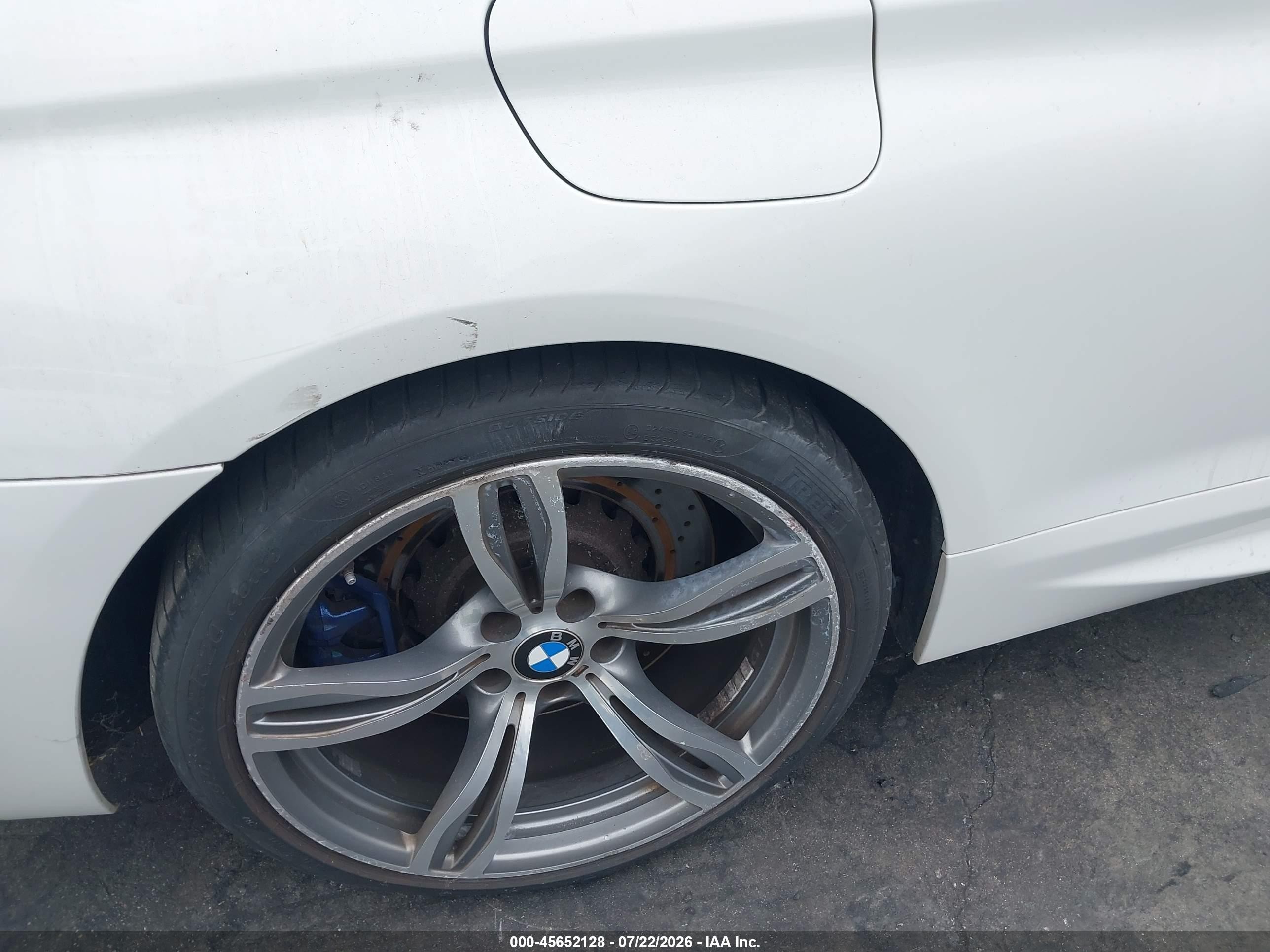 2013 Bmw M6   White vin: WBSLX9C50DC968763