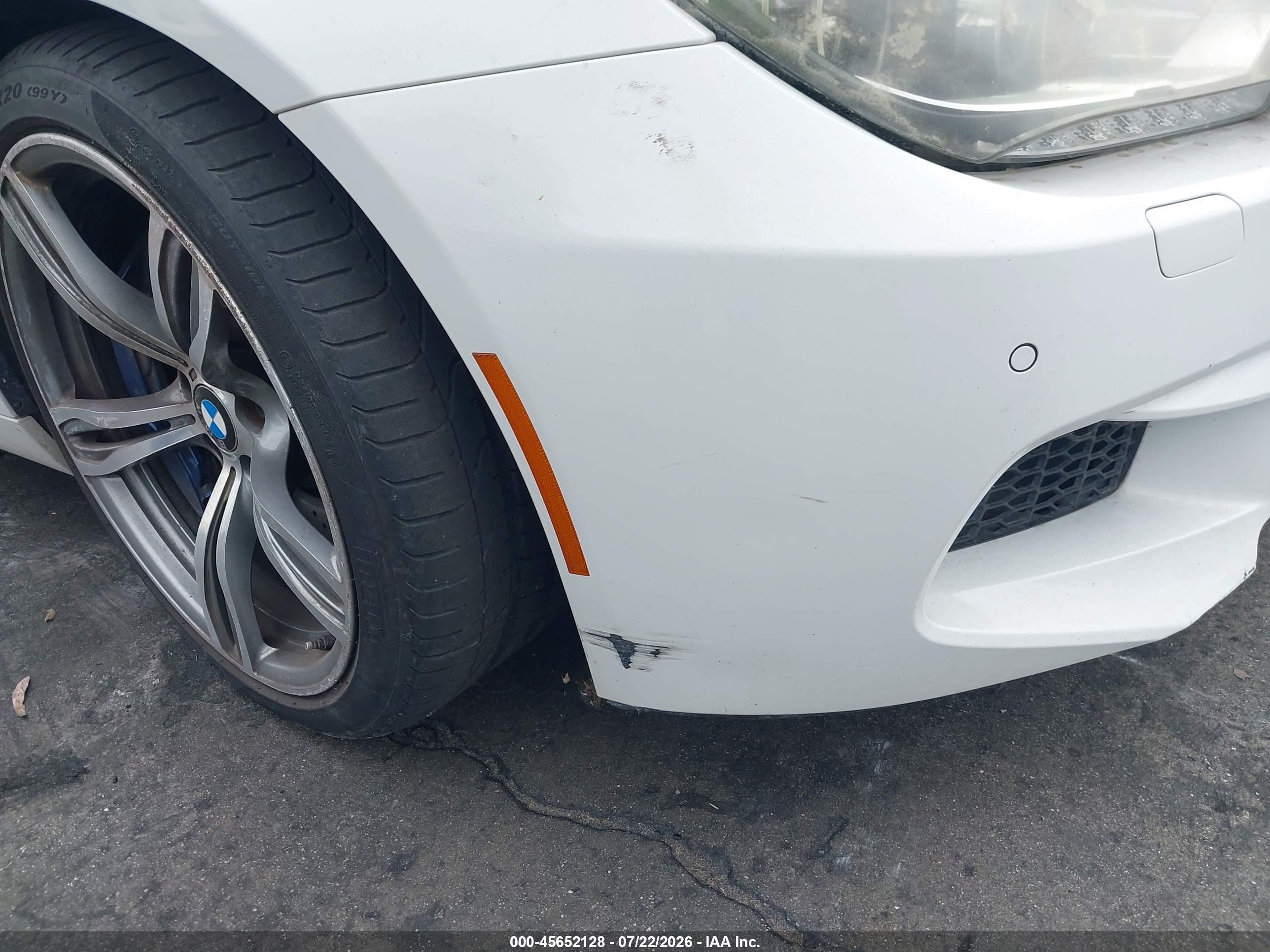 2013 Bmw M6   White vin: WBSLX9C50DC968763
