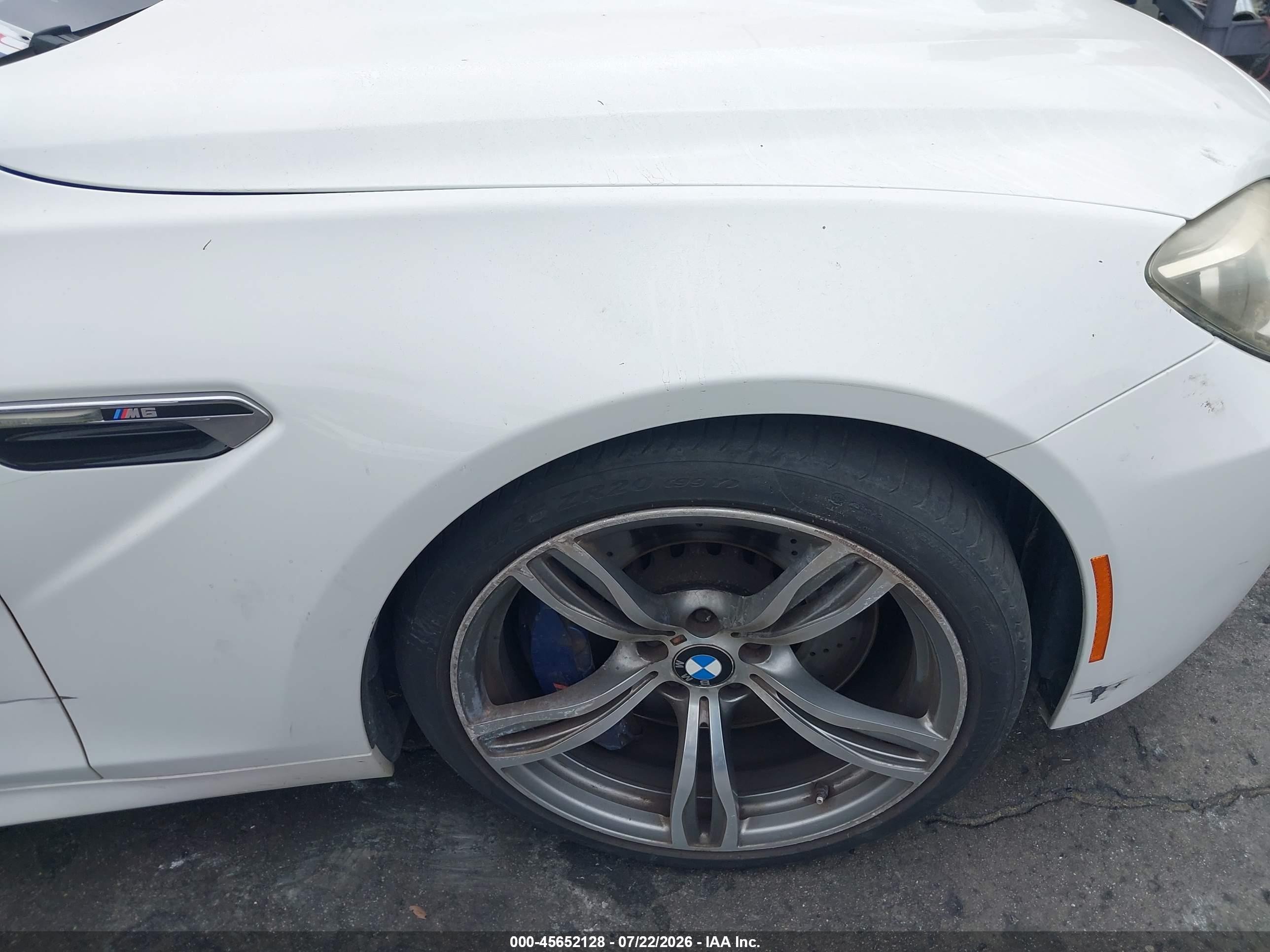 2013 Bmw M6   White vin: WBSLX9C50DC968763