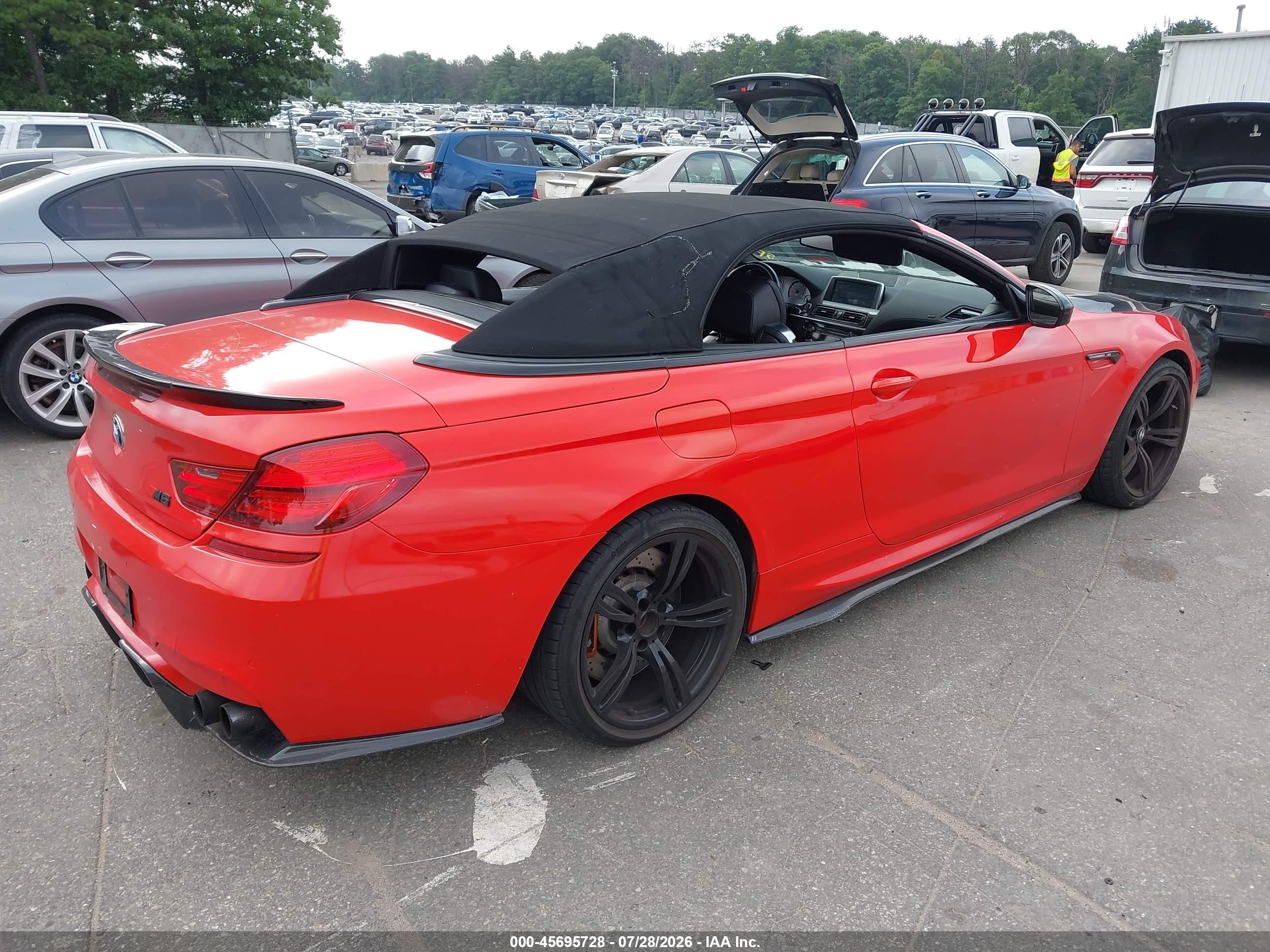 2013 Bmw M6   Red vin: WBSLZ9C52DDZ77856