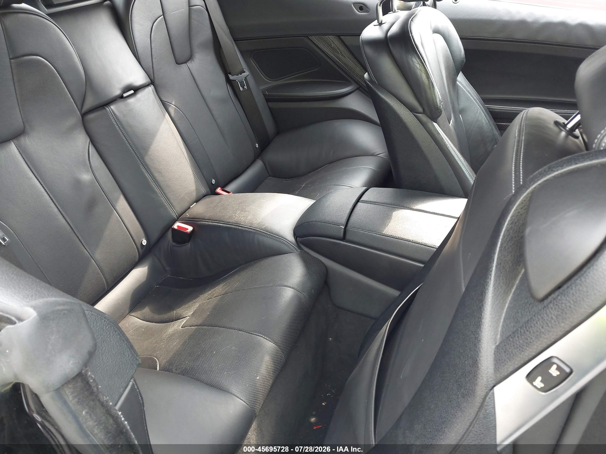 2013 Bmw M6   Red vin: WBSLZ9C52DDZ77856