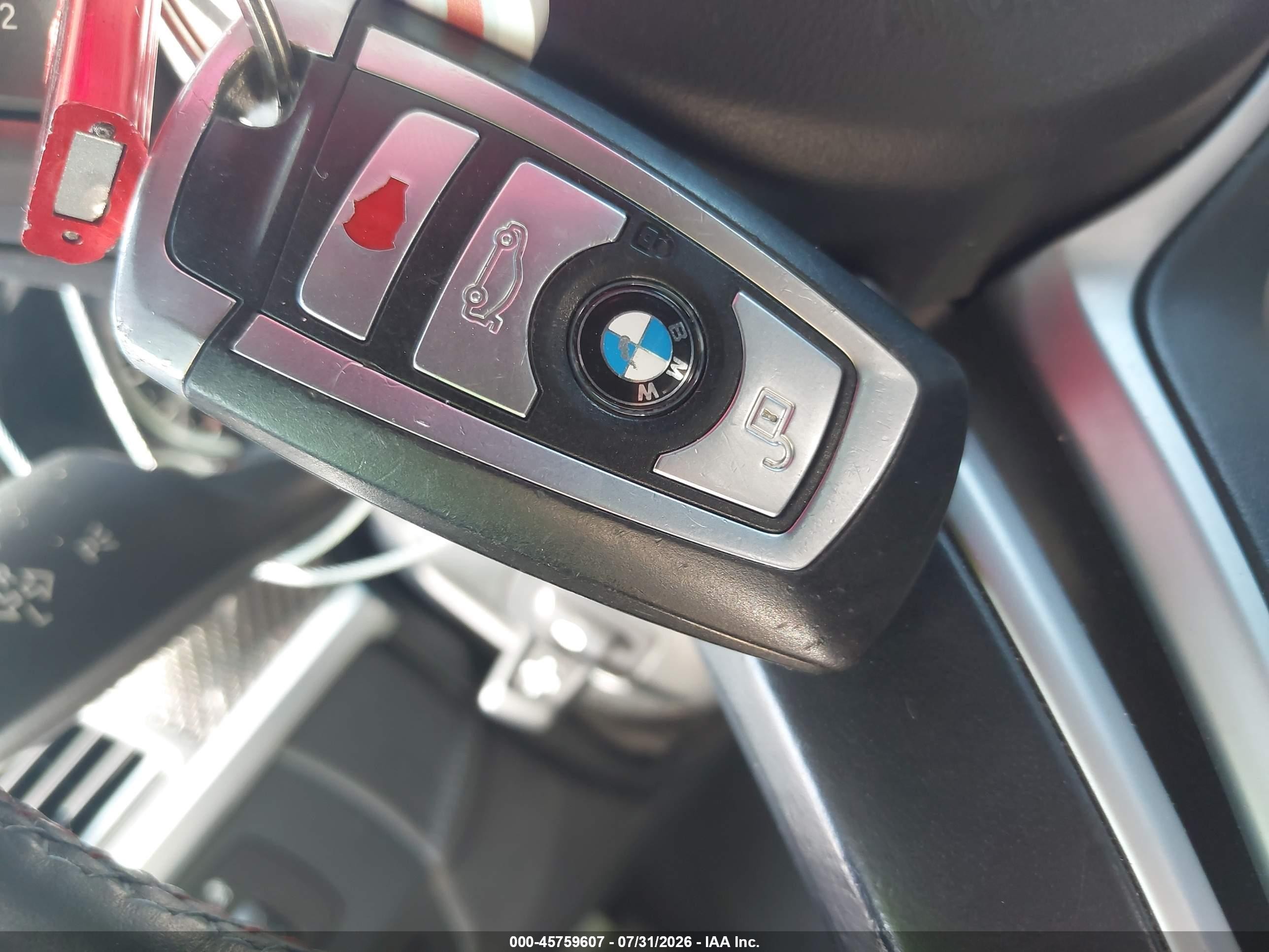 2013 Bmw M6   Cream vin: WBSLZ9C54DDZ78152