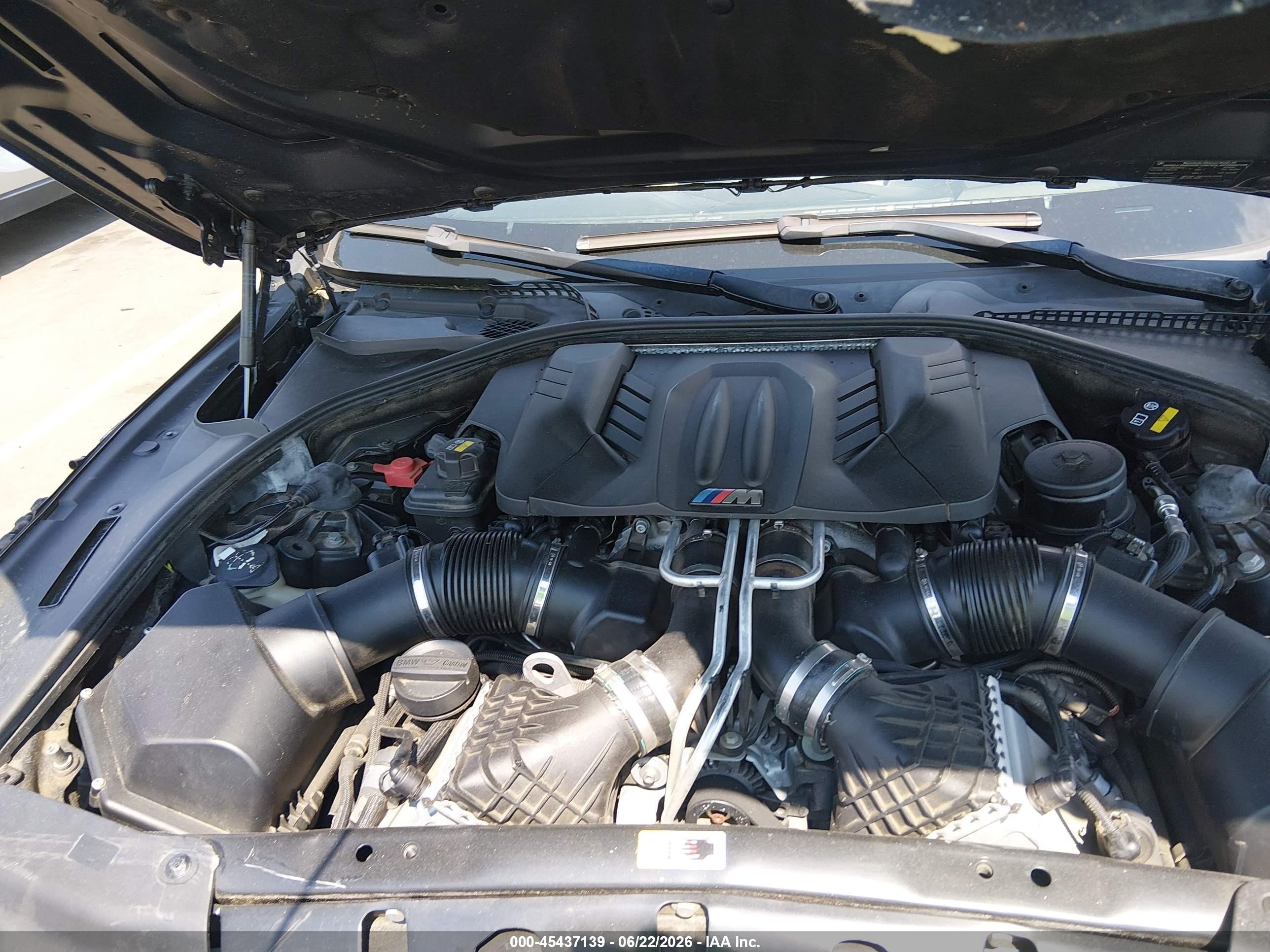 2015 Bmw M6   Черный vin: WBSLZ9C5XFD651449