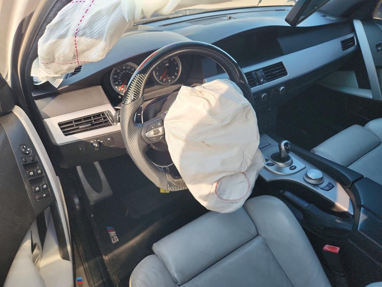2006 Bmw M5 Silver vin: WBSNB93516B581994
