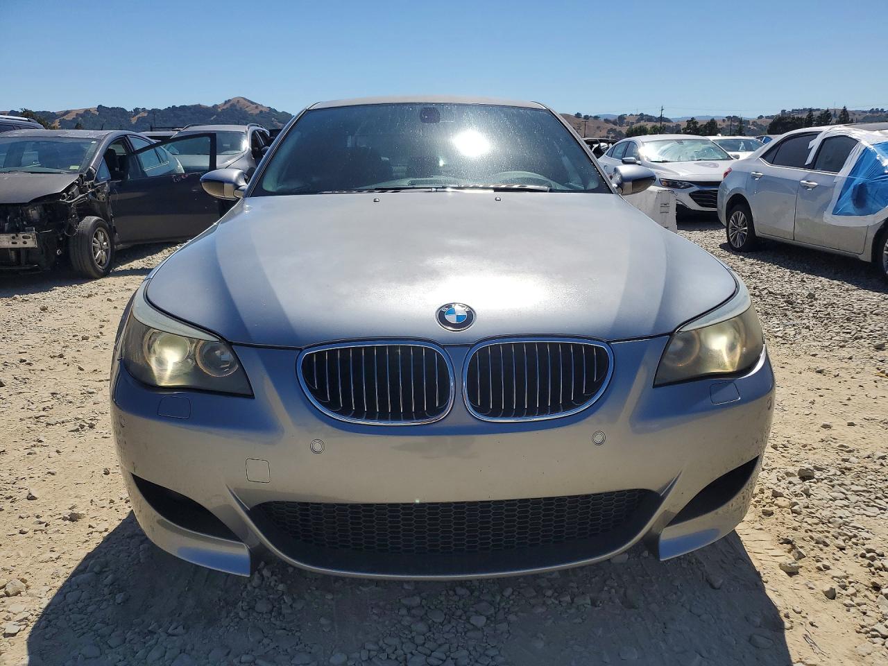 2007 Bmw M5 Silver vin: WBSNB93527CX07503