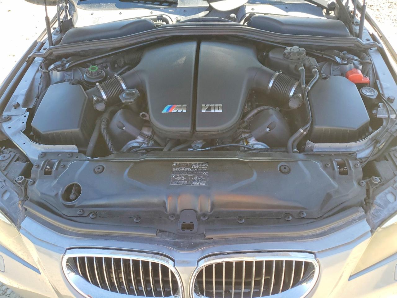 2007 Bmw M5 Silver vin: WBSNB93527CX07503