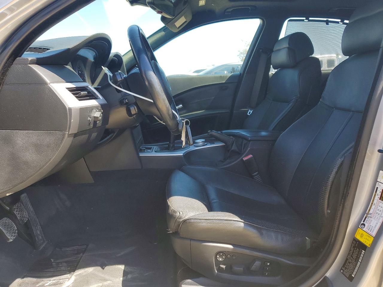 2007 Bmw M5 Silver vin: WBSNB93527CX07503