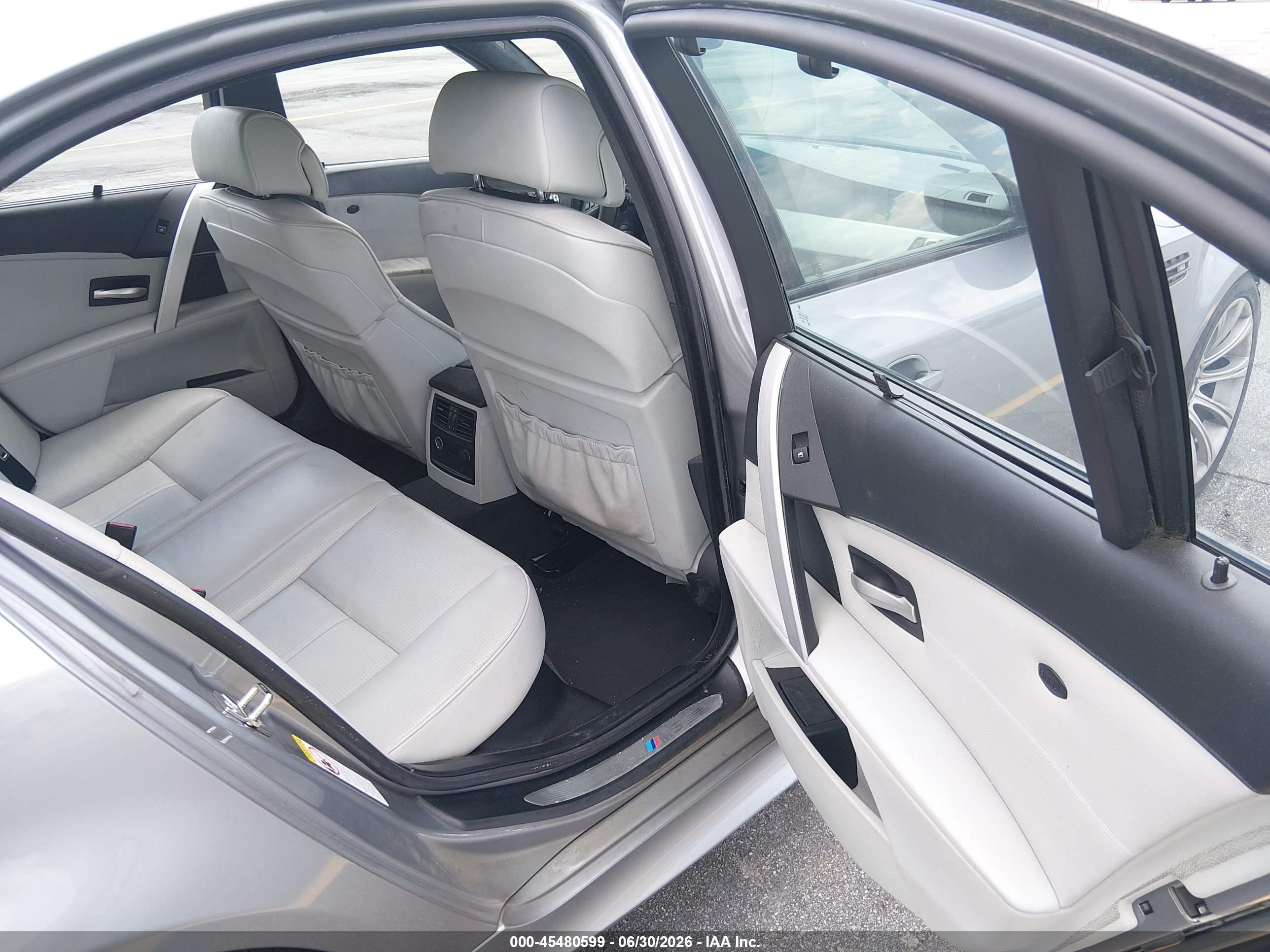 2006 Bmw M5   Серебряный vin: WBSNB93536B582712