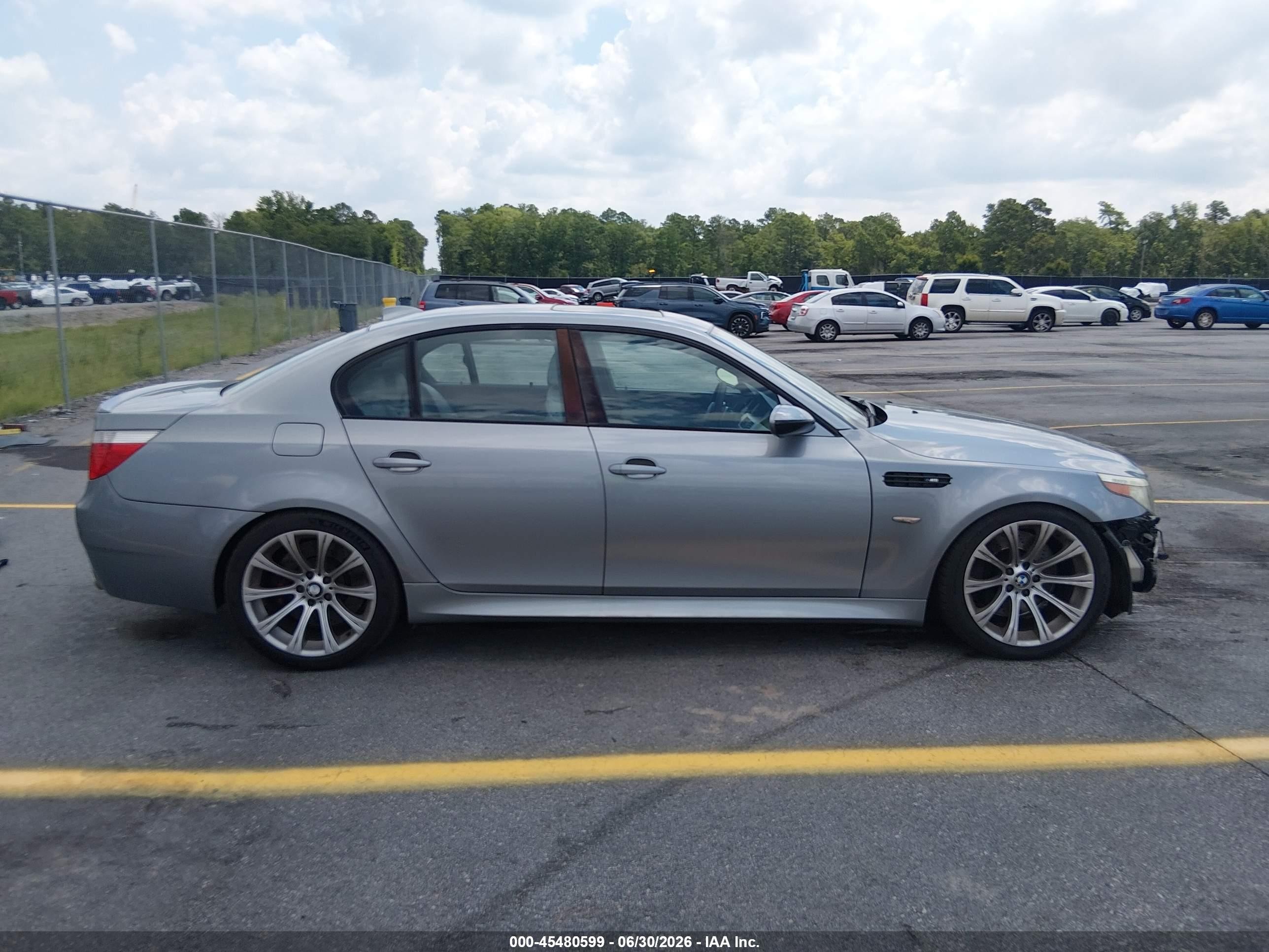 2006 Bmw M5   Серебряный vin: WBSNB93536B582712