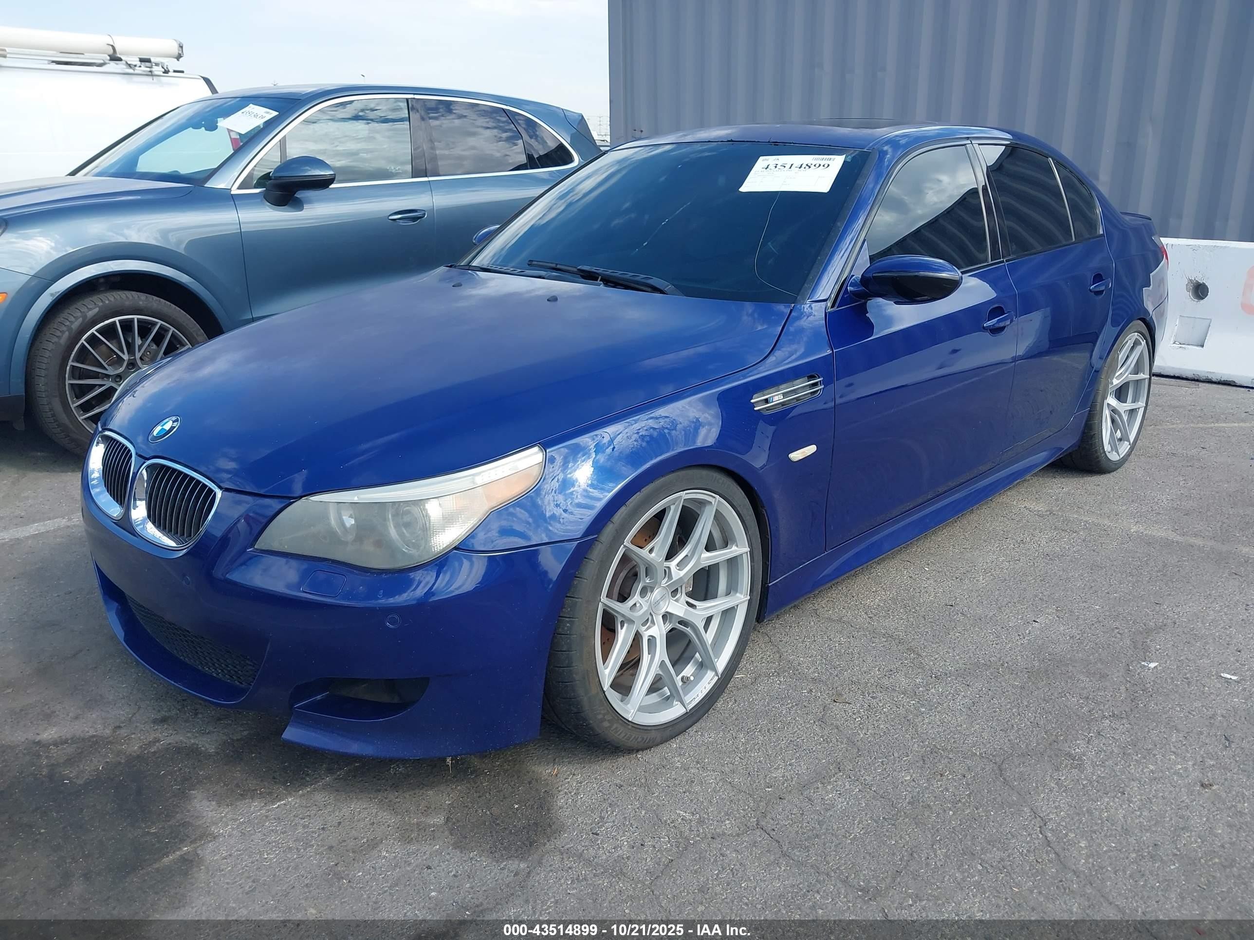 2007 Bmw M5   Синий vin: WBSNB93547CX06773