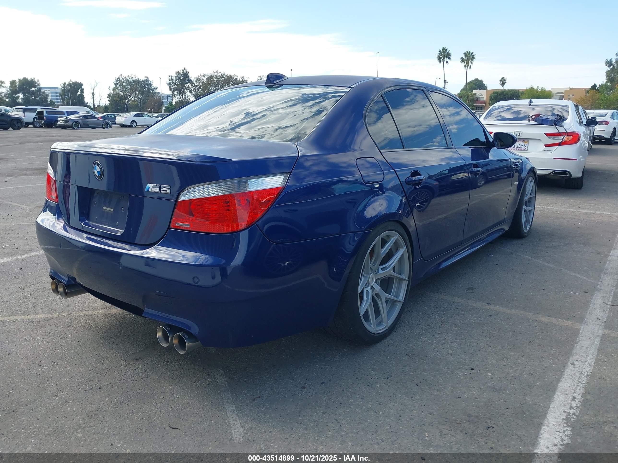 2007 Bmw M5   Синий vin: WBSNB93547CX06773