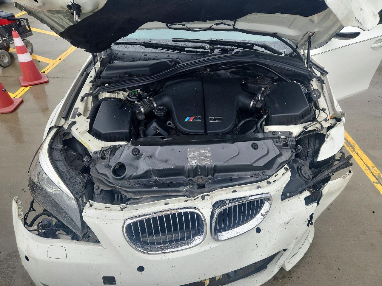 2007 Bmw M5 White vin: WBSNB93557CX07060