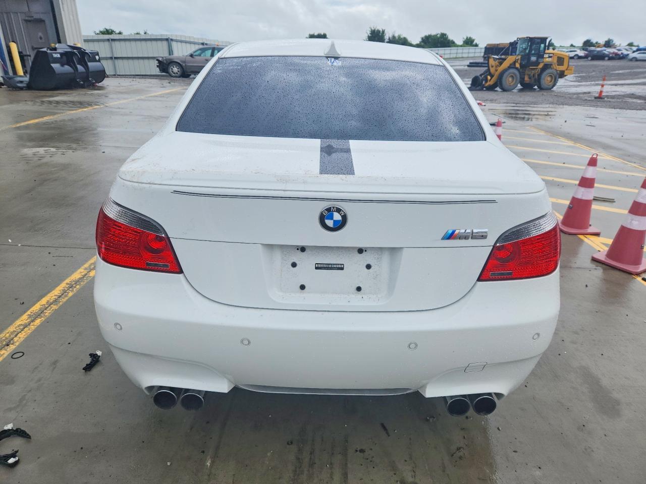 2007 Bmw M5 White vin: WBSNB93557CX07060