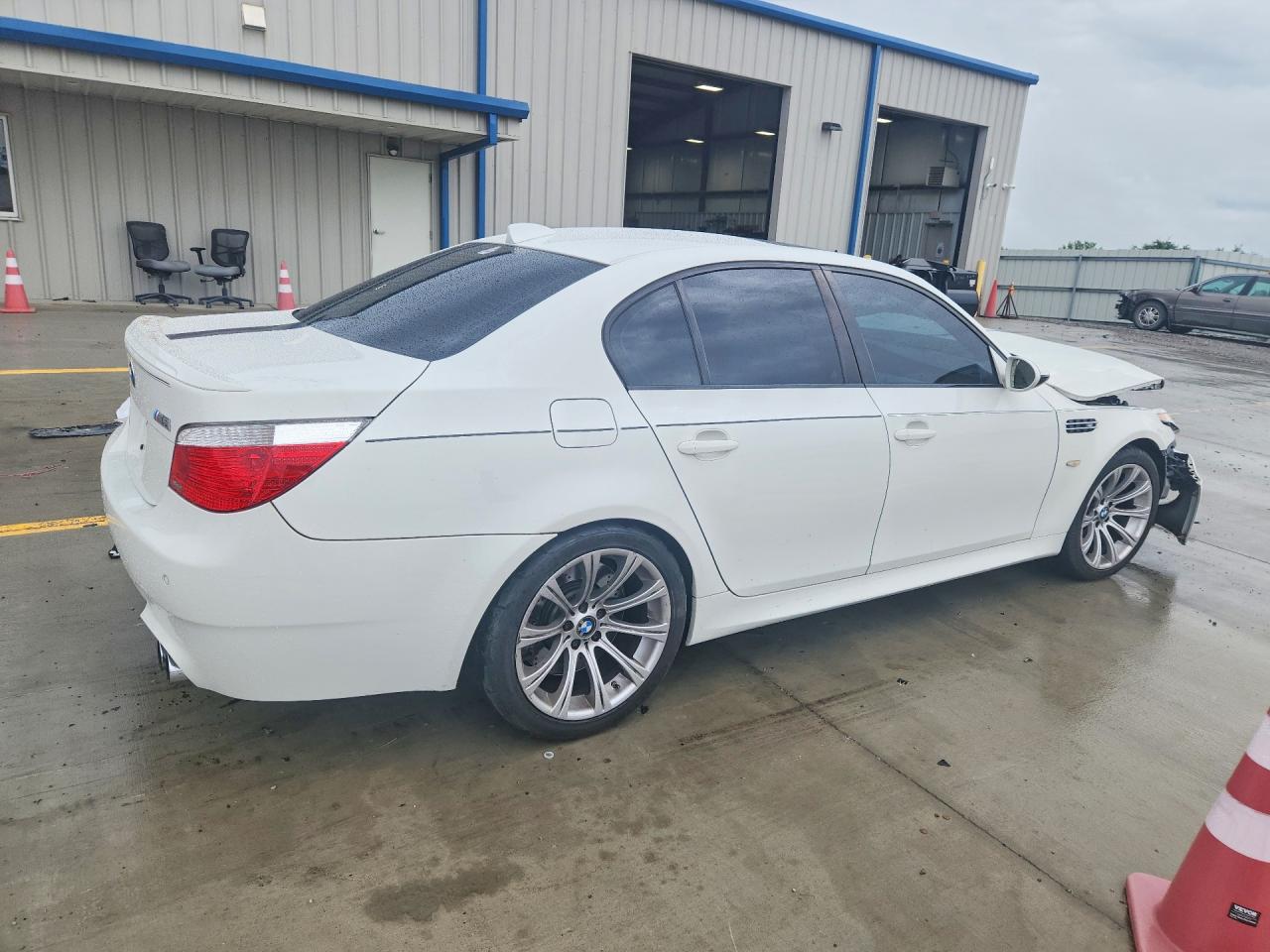 2007 Bmw M5 White vin: WBSNB93557CX07060