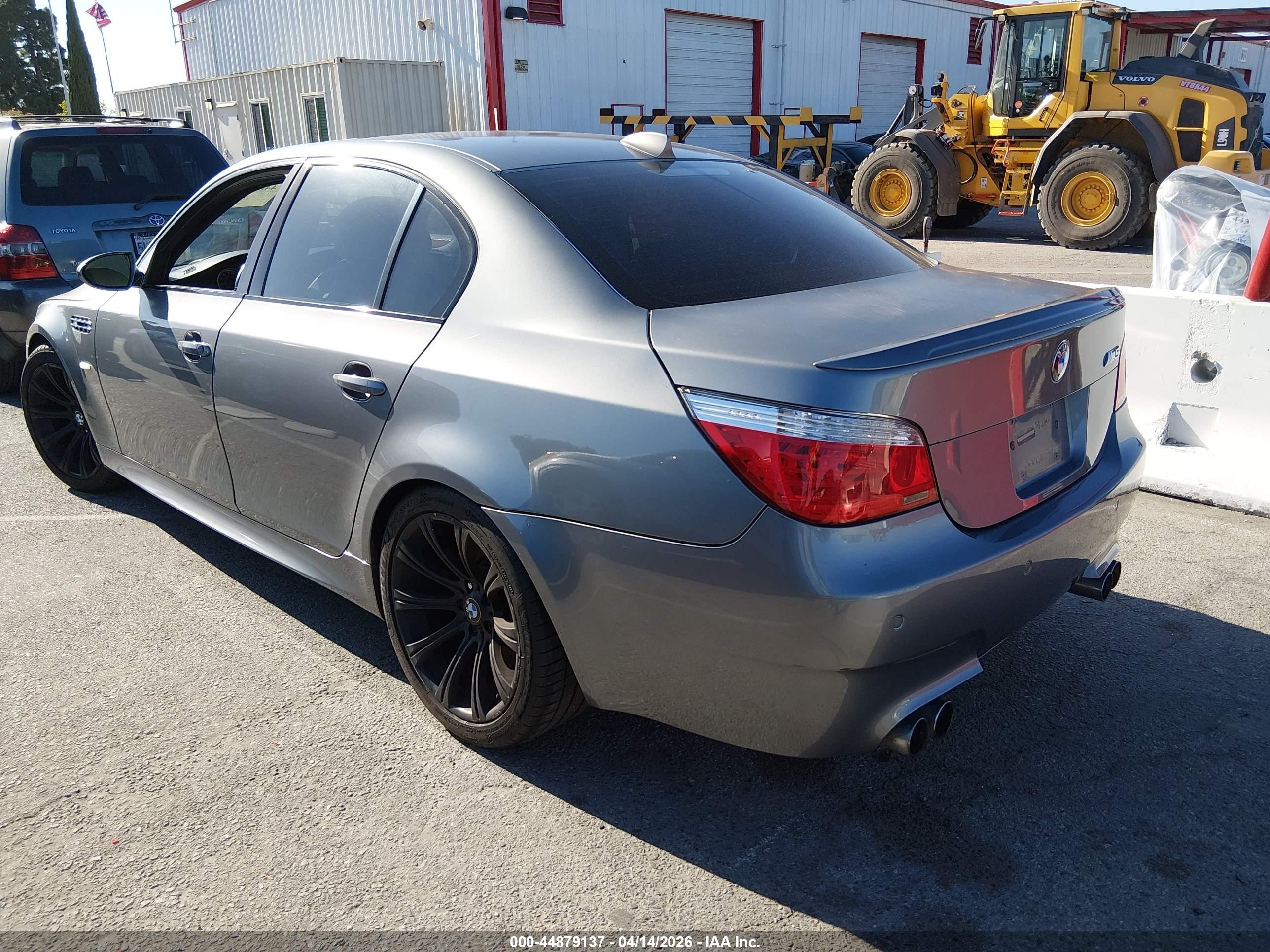 2008 Bmw M5   Gray vin: WBSNB93568CX09370