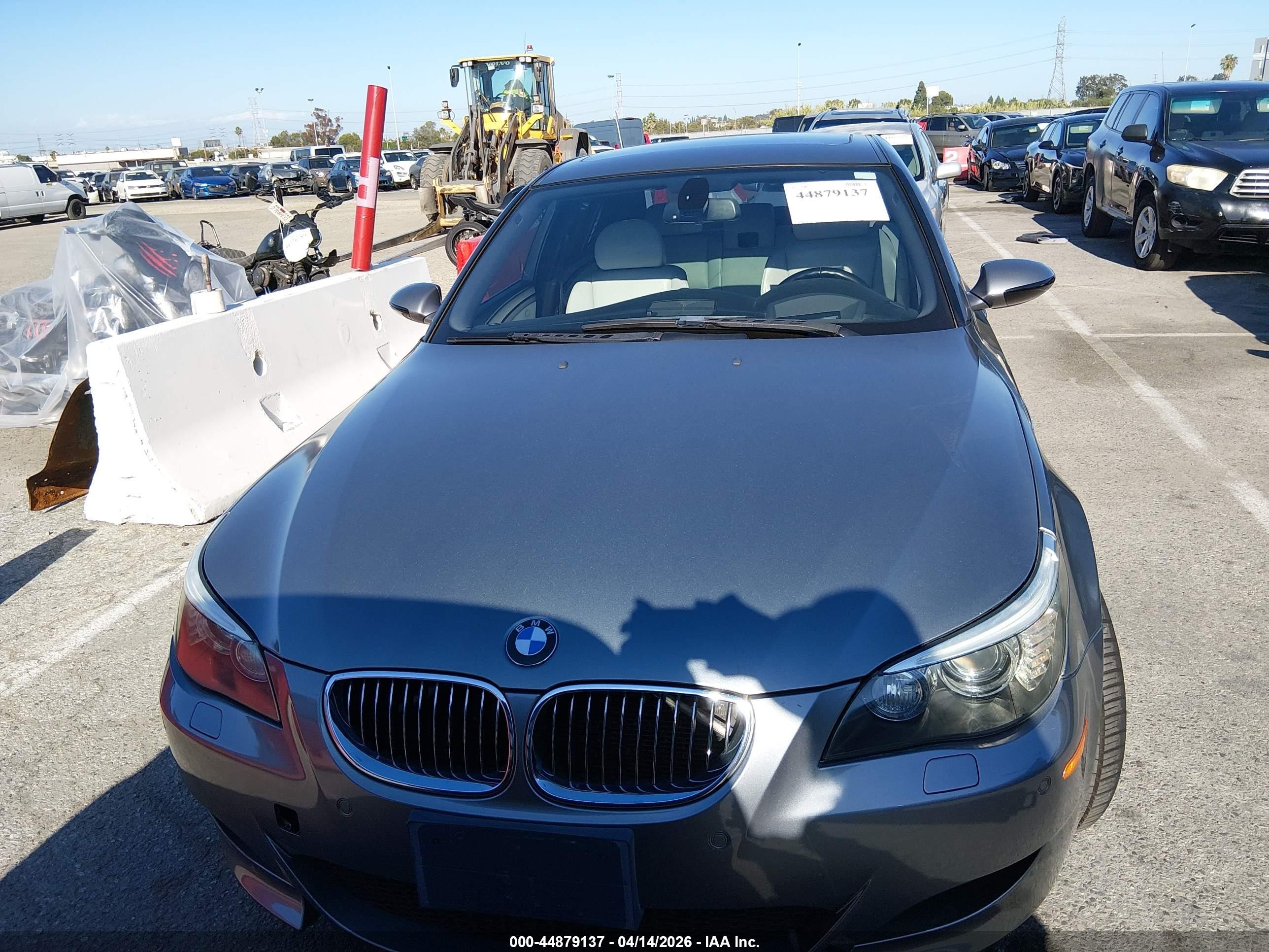 2008 Bmw M5   Gray vin: WBSNB93568CX09370