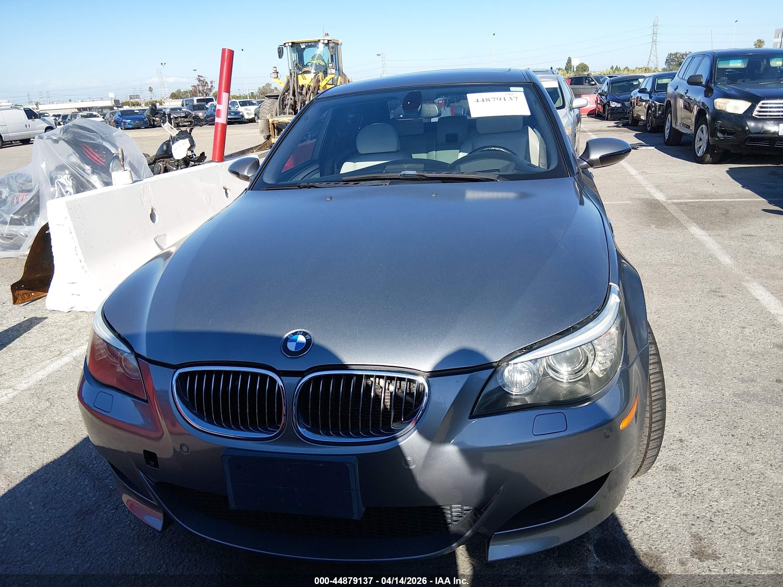 2008 Bmw M5   Gray vin: WBSNB93568CX09370
