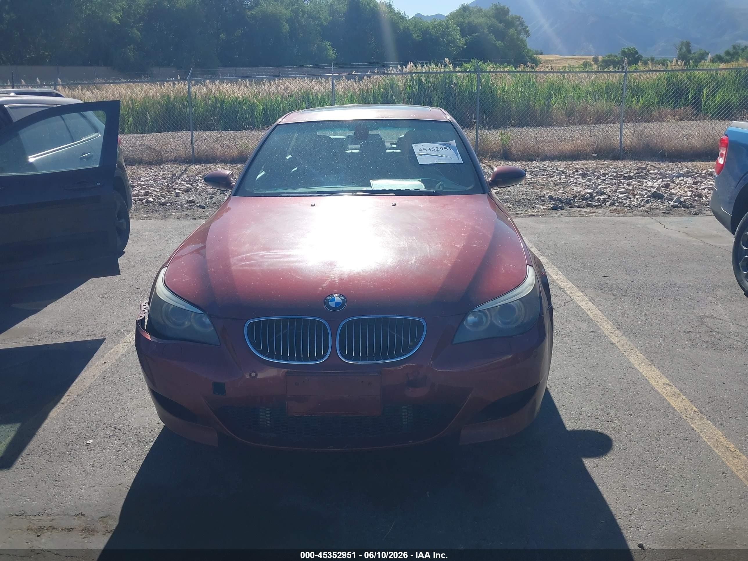 2006 Bmw M5 Burgundy vin: WBSNB935X6B582531