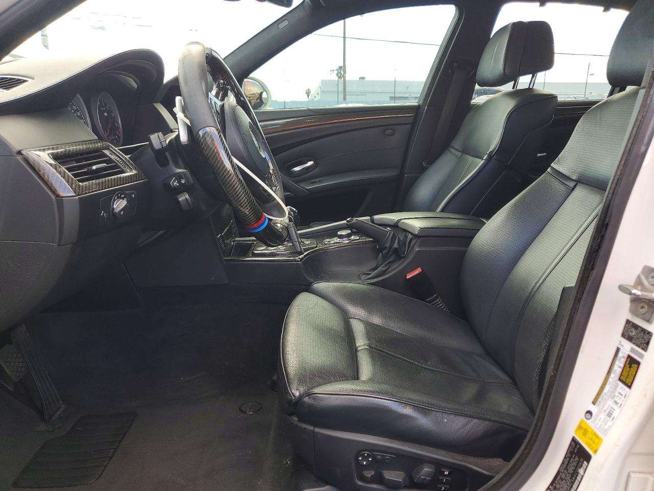 2010 Bmw Motorrad M5 Белый vin: WBSNB9C58AC043425