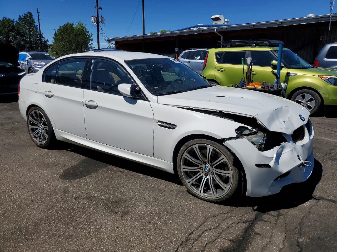 2011 Bmw M3 White vin: WBSPM9C50BE203354