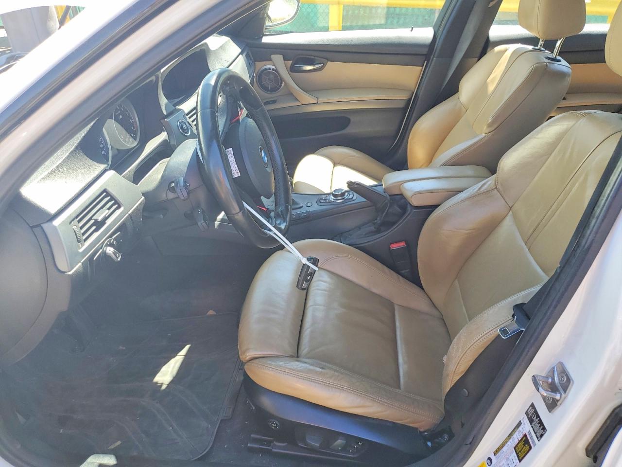 2011 Bmw M3 White vin: WBSPM9C50BE203354