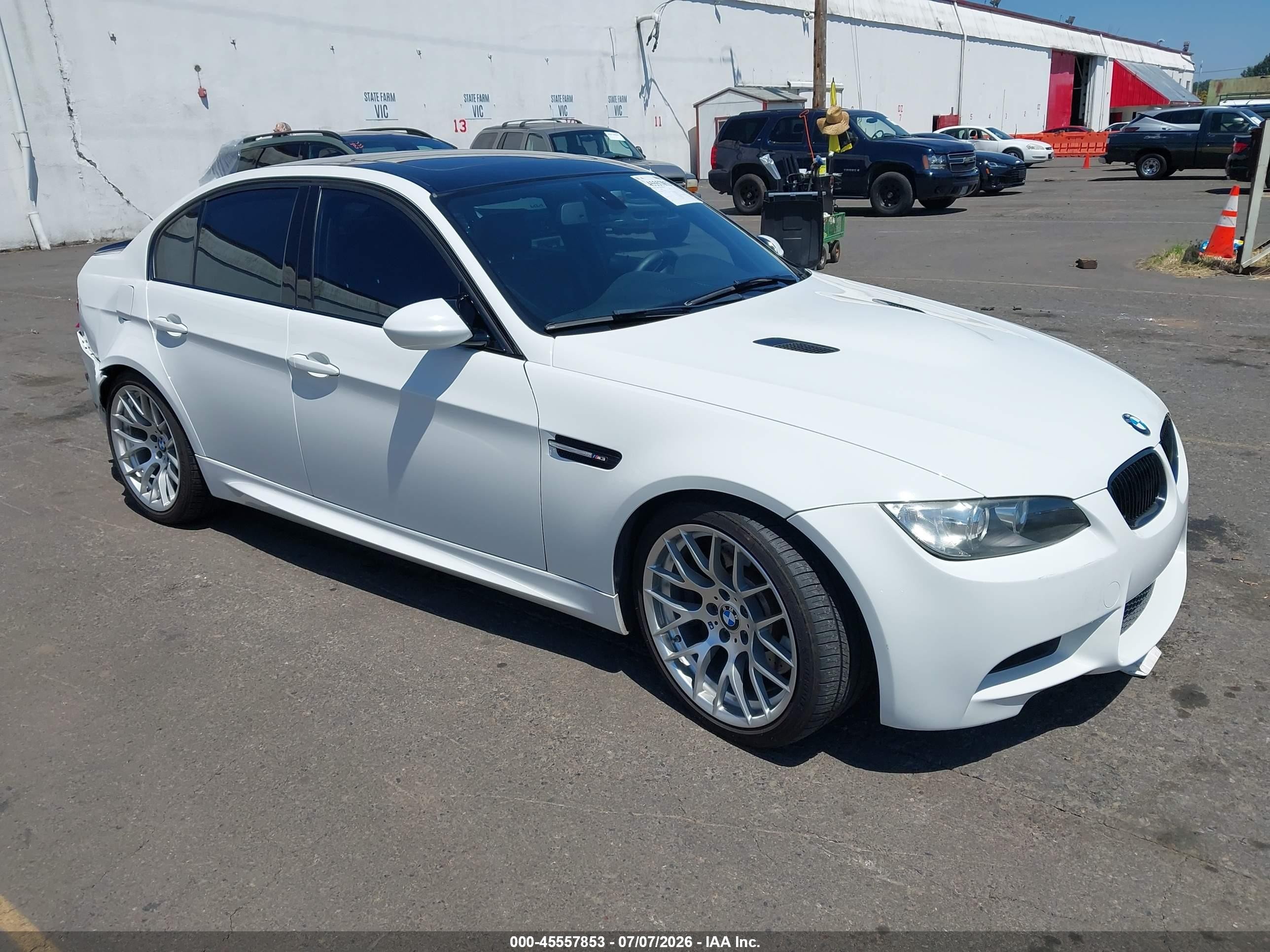 2011 Bmw M3   White vin: WBSPM9C54BE202935