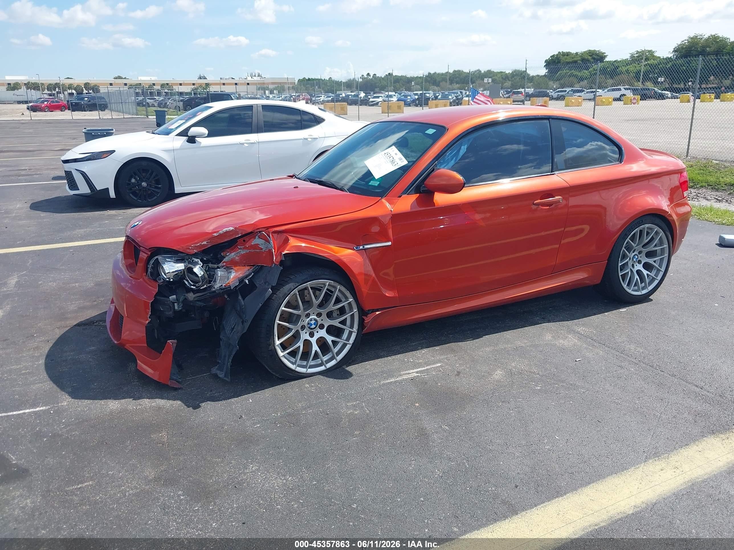 2011 Bmw 1 Series M   Orange vin: WBSUR9C59BVP76337