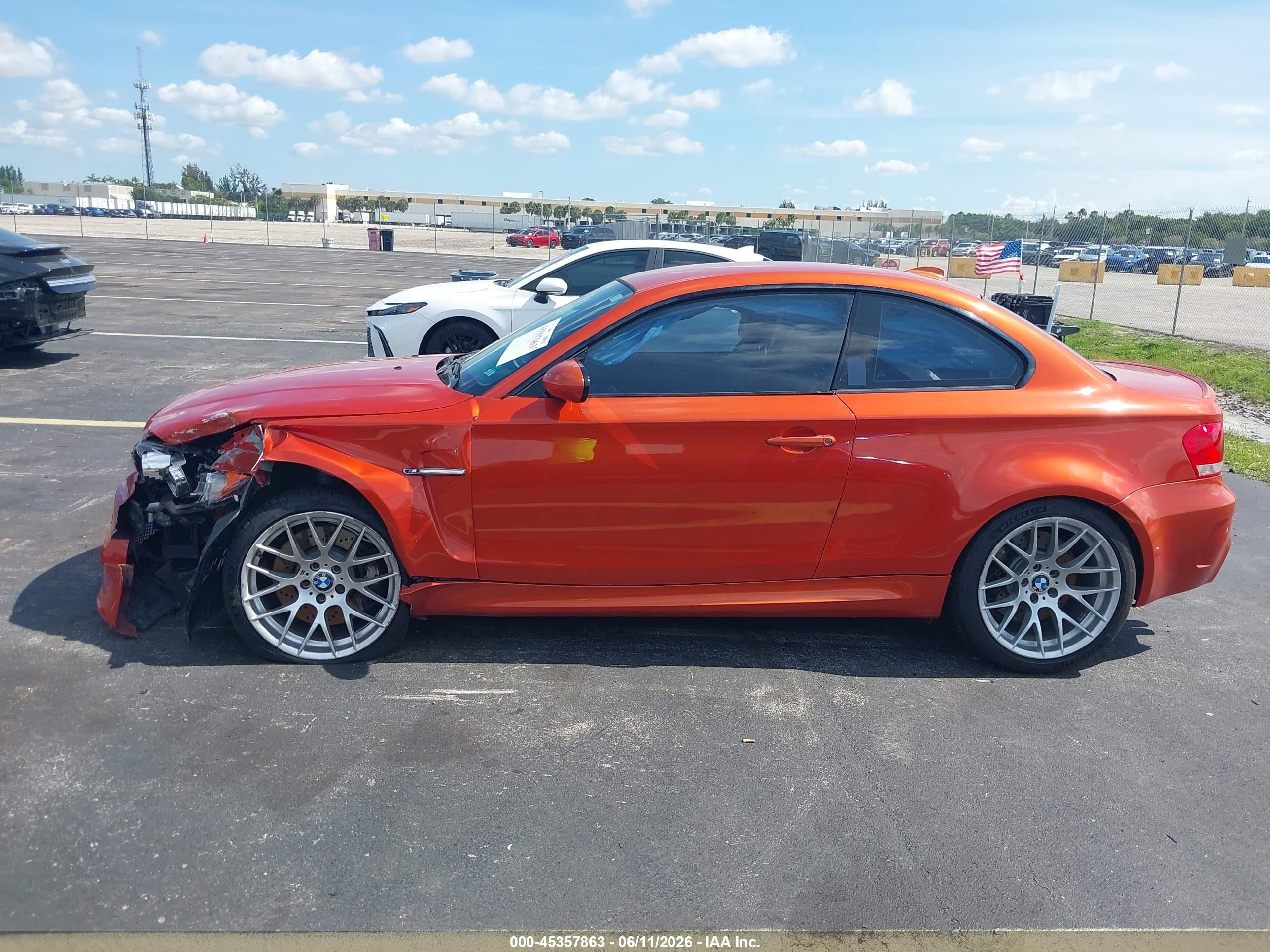 2011 Bmw 1 Series M   Orange vin: WBSUR9C59BVP76337